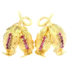 Vintage 18k Yellow Gold 0.30ctw Ruby Textured Dual Leaf Omega Back Earrings