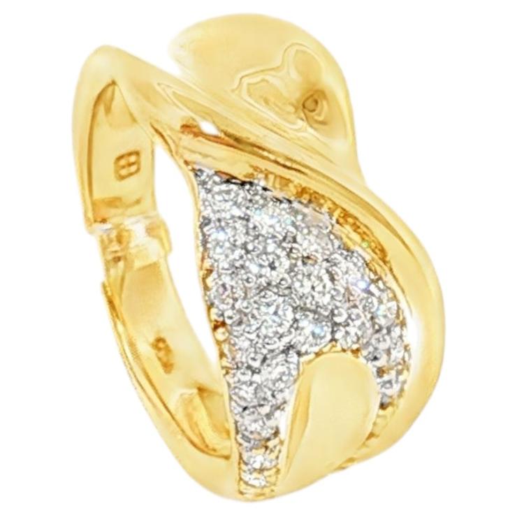 Vintage 18K Yellow Gold 0.47ct Pavé Diamond Band Ring For Sale