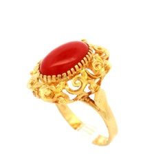 Vintage 18k Yellow Gold 11.6x7.7mm Oval Cabochon Coral Ornate Cockatil Ring