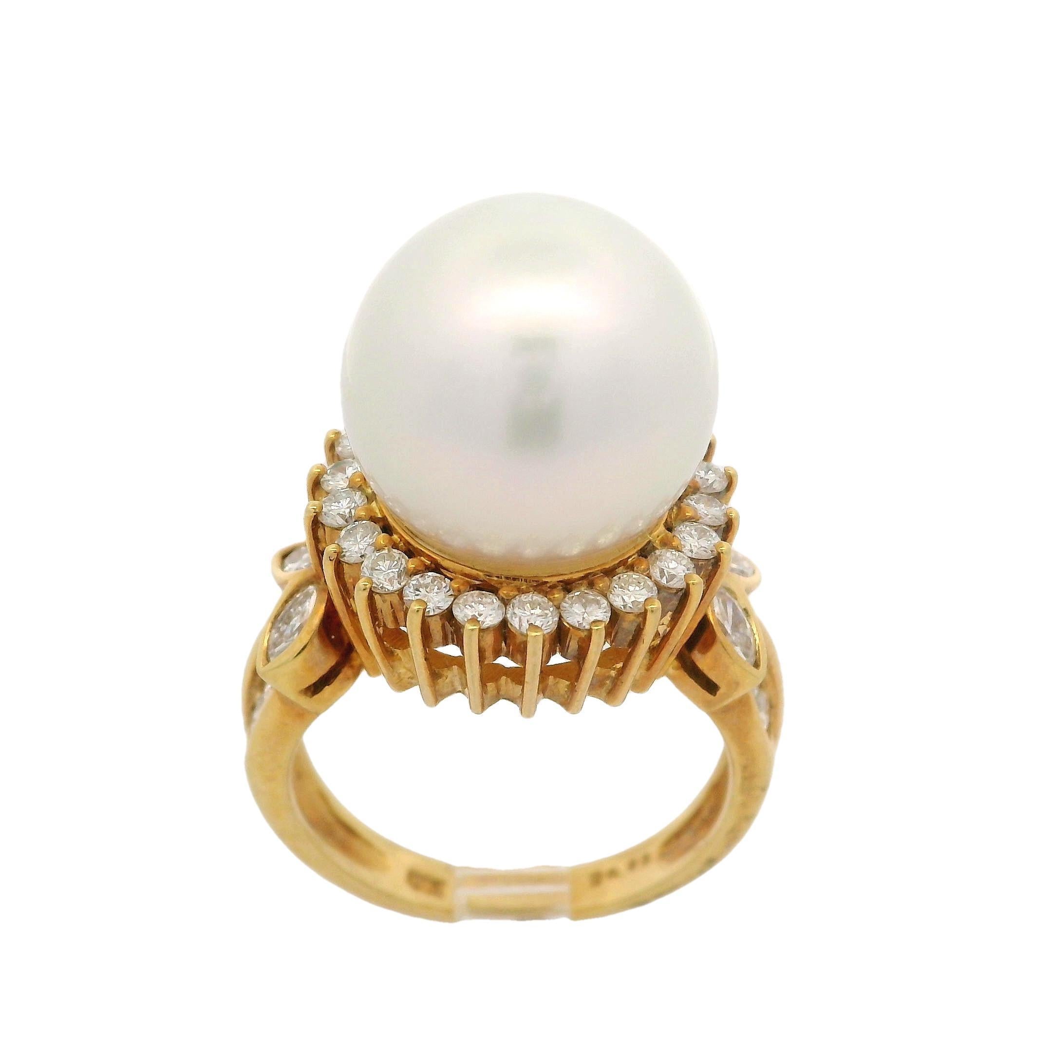 Bague cocktail vintage en or jaune 18 carats avec grande perle des mers du Sud de 13.30 mm et diamants en vente 6