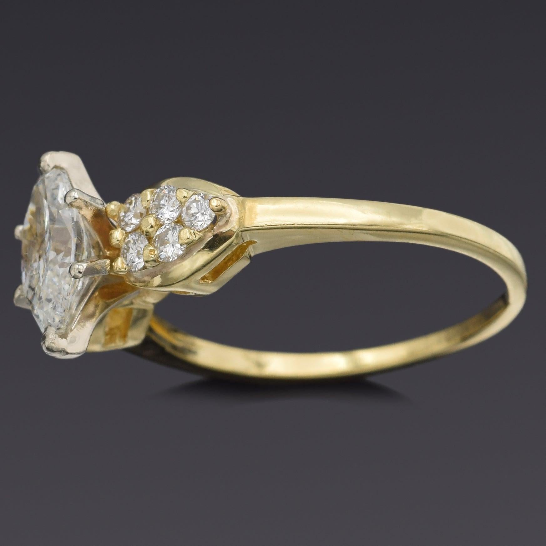 Anillo de compromiso ovalado vintage de oro amarillo de 18 quilates con 1,35 quilates de diamantes en venta 1