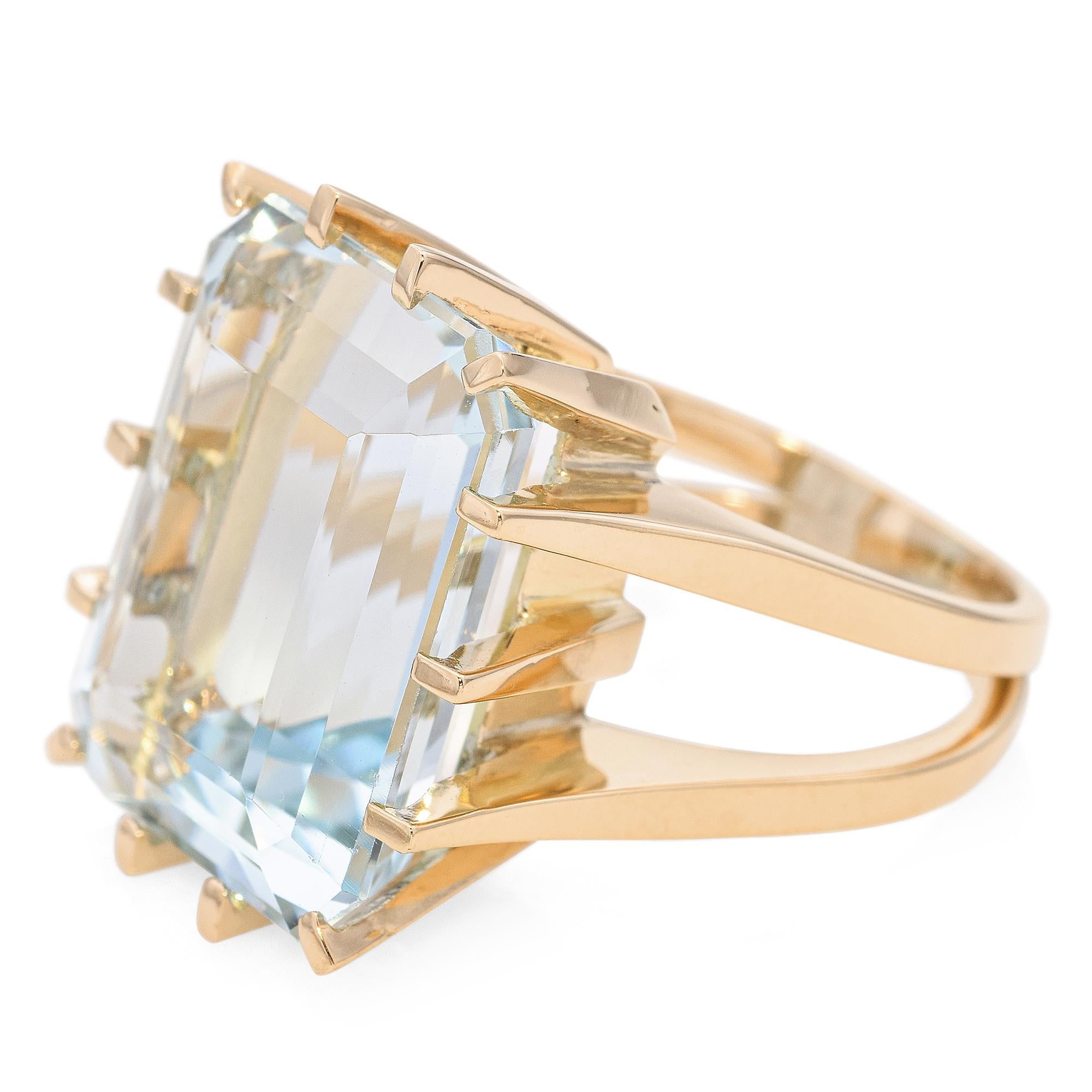 Bague Vintage en or jaune 18k 16.6ct aigue-marine Bon état - En vente à New York, NY