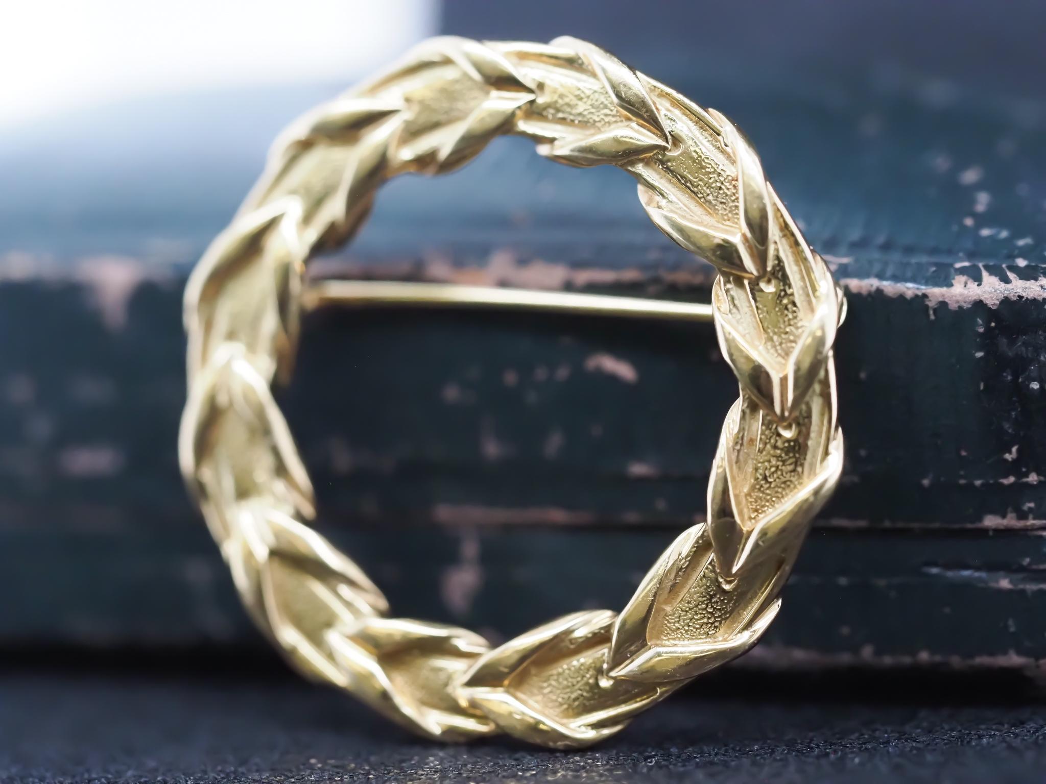 Oro amarillo de 18 quilates vintage 1983 Tiffany & Co. Alfiler Broche Guirnalda en venta 3