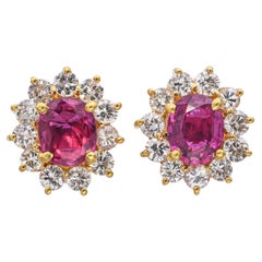Pendientes vintage de oro amarillo de 18 quilates con halo de rubíes de 2,01 quilates y diamantes de 0,66 quilates