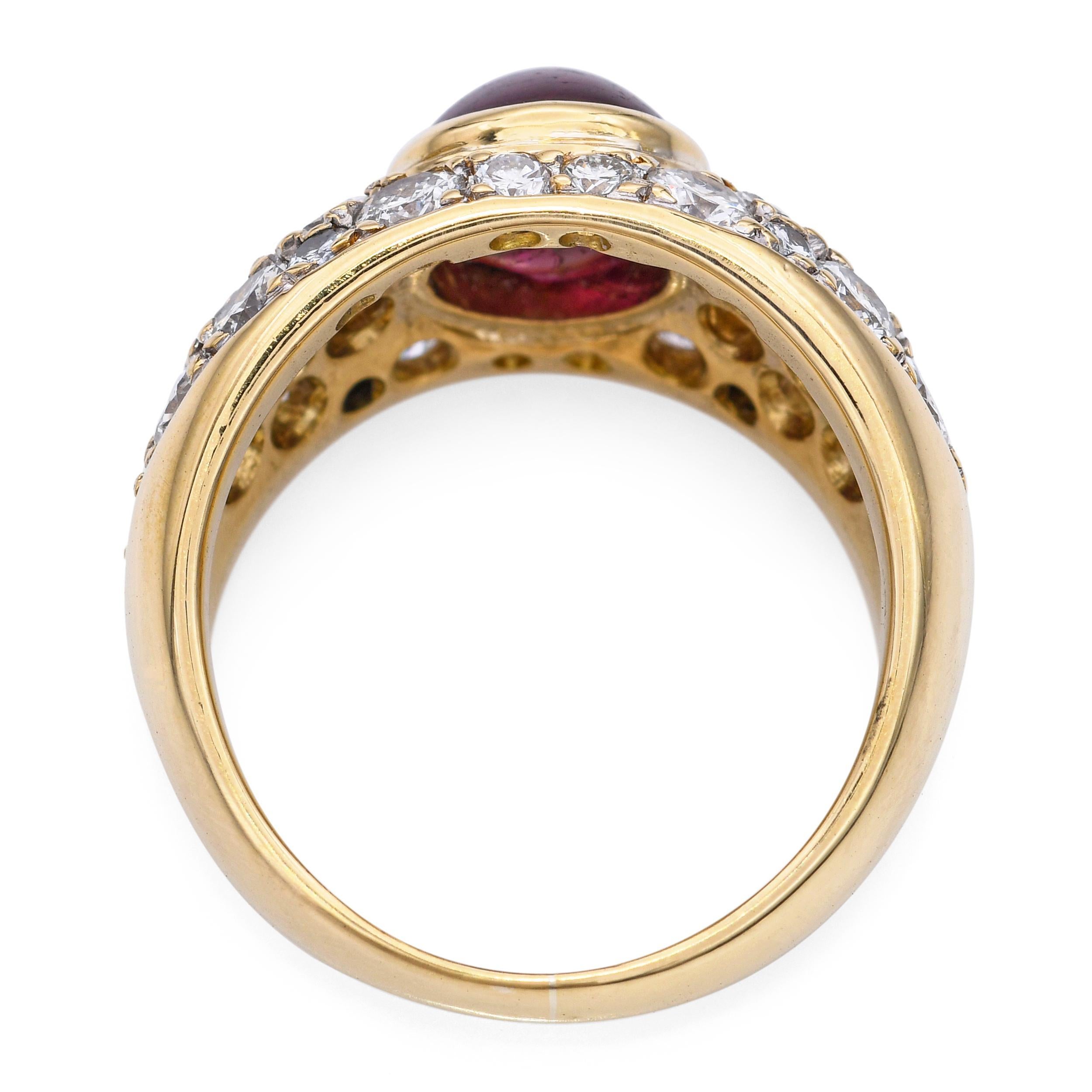 Vintage 18k Yellow Gold 2.20tcw Diamond Pave and Ruby Cabochon Ring For Sale 1