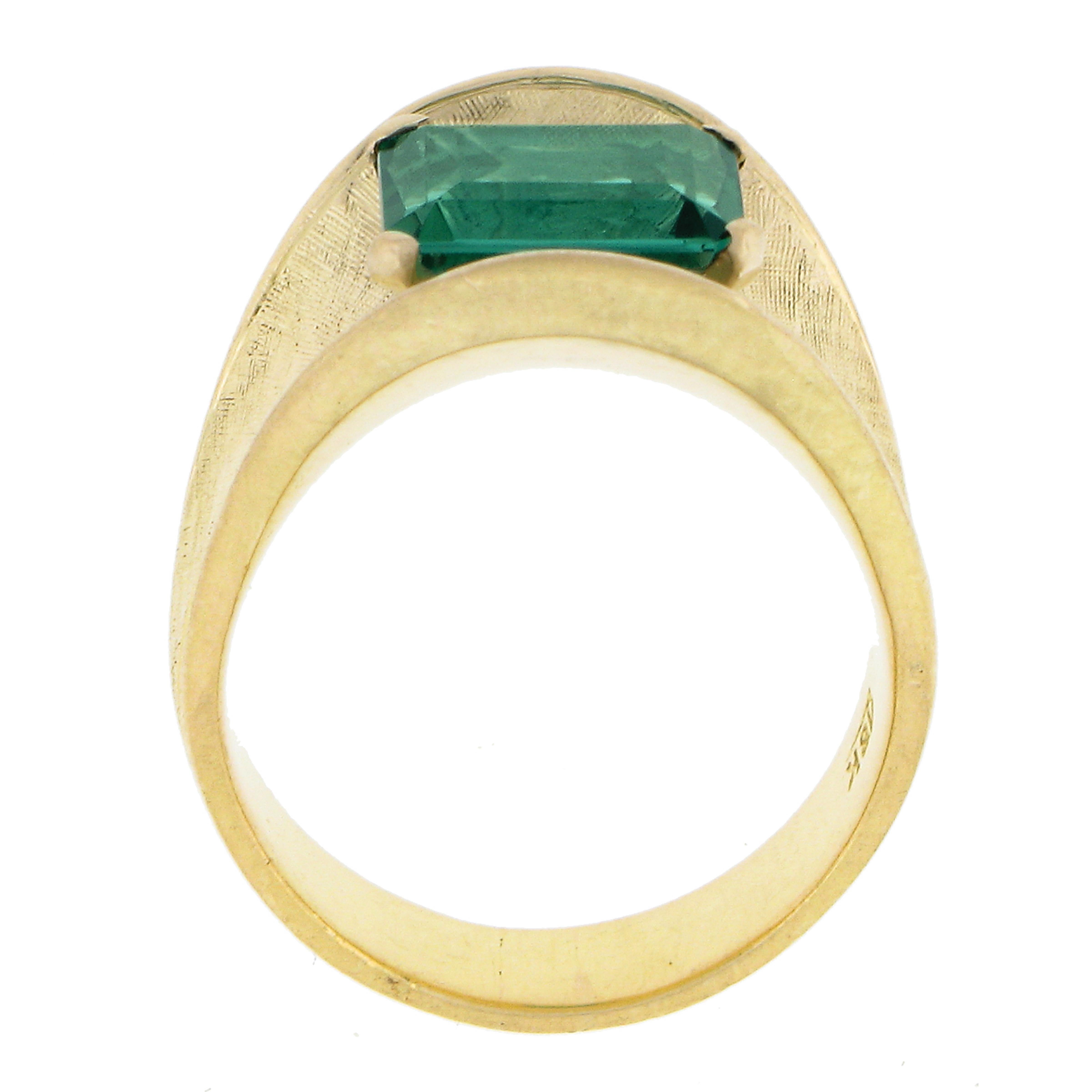 Vintage 18k Yellow Gold 2.50ct Green Tourmaline Solitaire Florentine Finish Ring For Sale 1