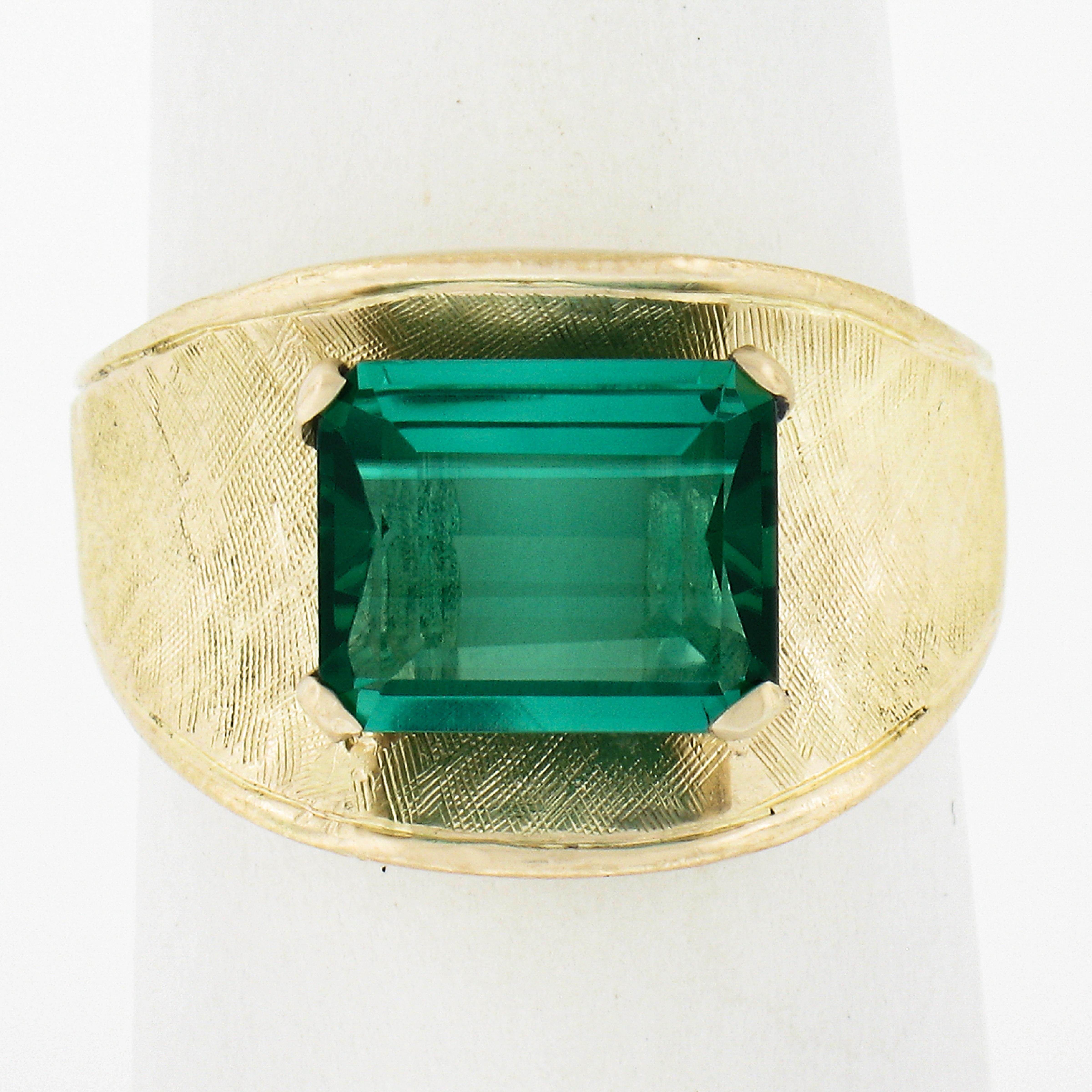 Vintage 18k Yellow Gold 2.50ct Green Tourmaline Solitaire Florentine Finish Ring For Sale 3