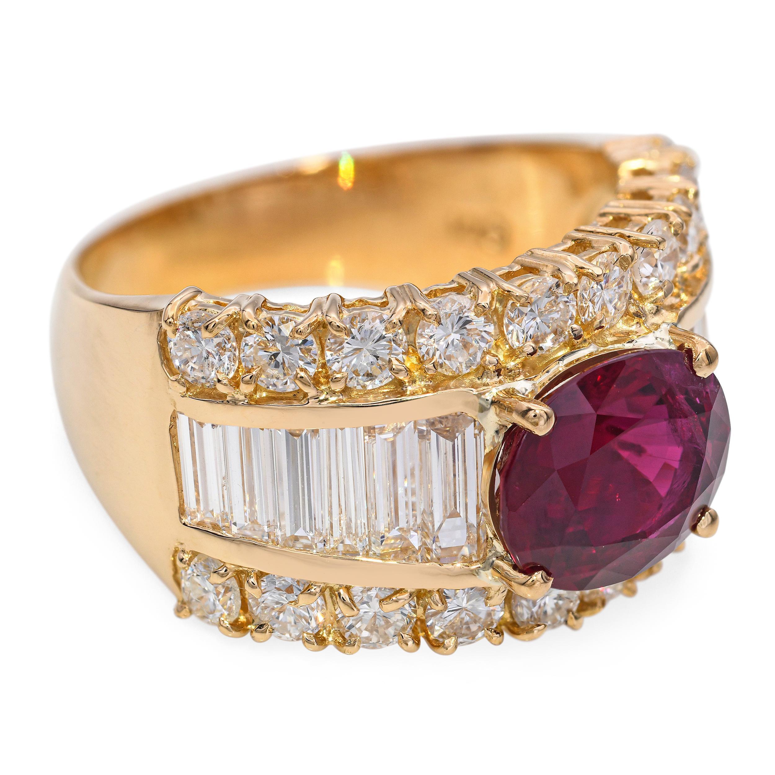 Bague vintage en or jaune 18k avec rubis et diamants de 2,54ct Pour femmes en vente