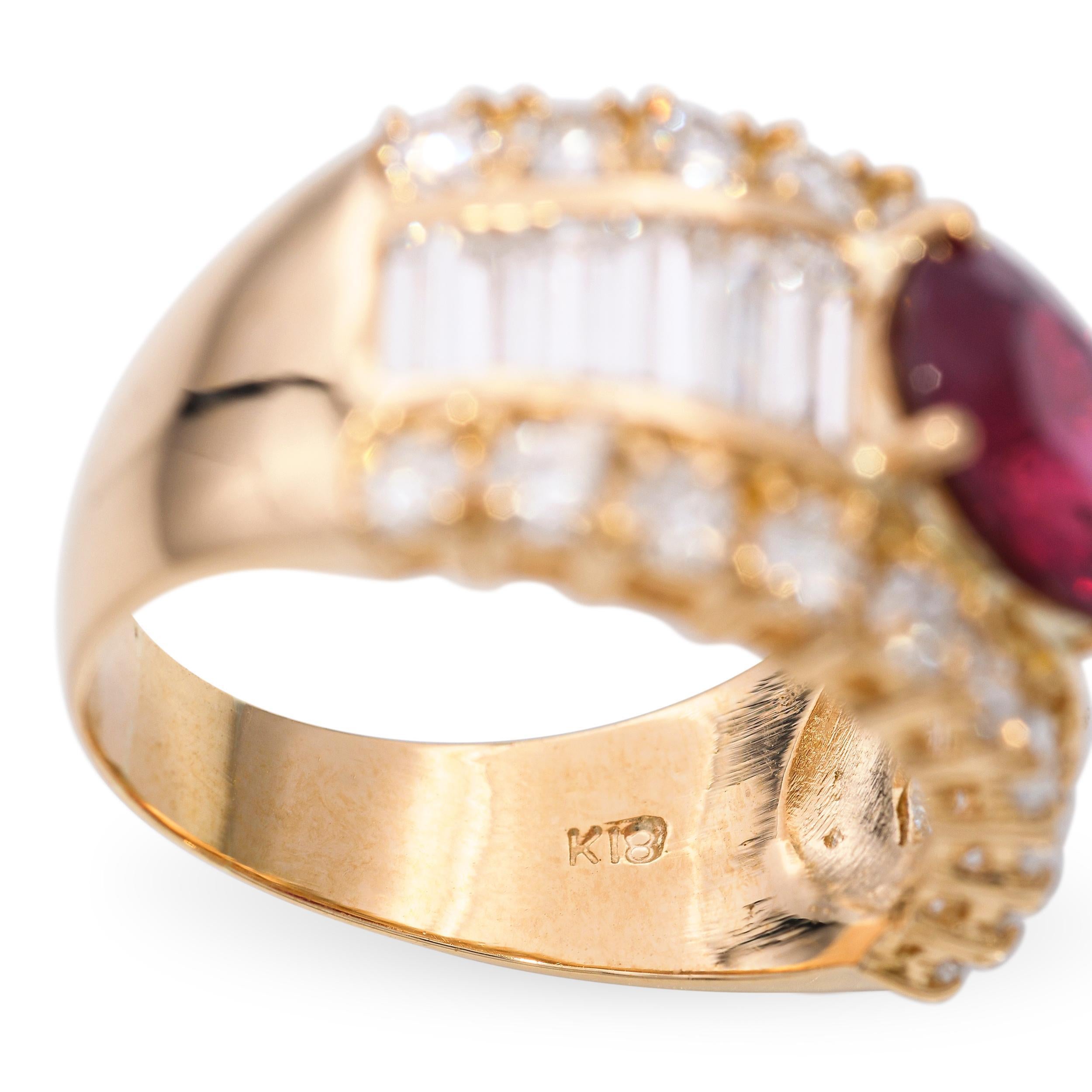 Bague vintage en or jaune 18k avec rubis et diamants de 2,54ct en vente 2