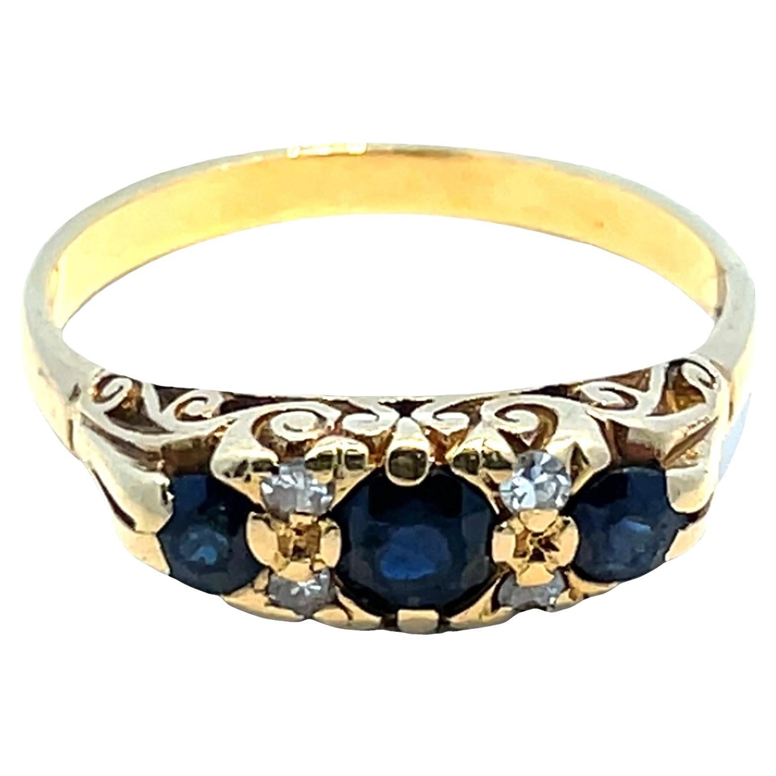 Vintage 18K Yellow Gold 3 Stone Diamond & Sapphire Ring For Sale