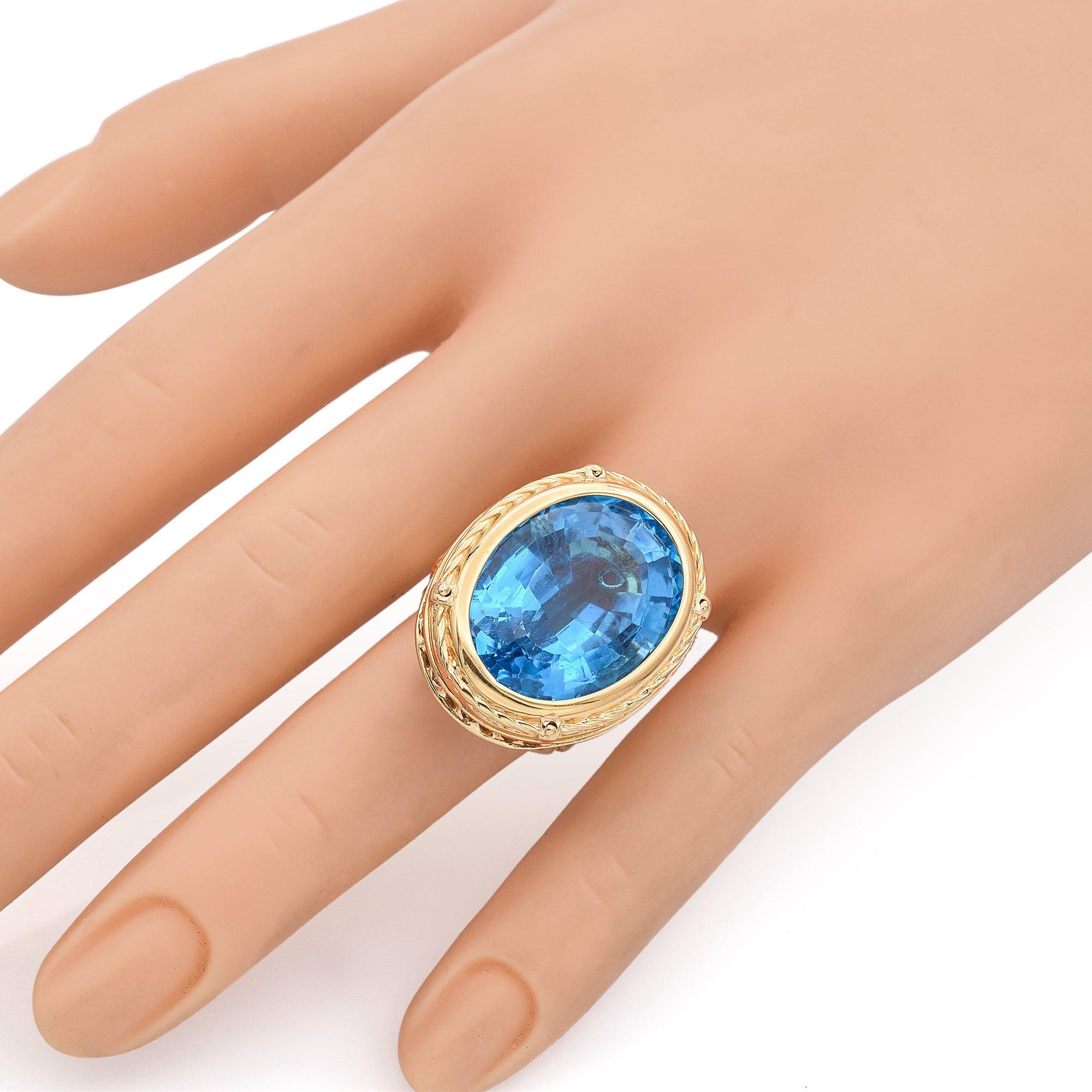 Vintage 18K Yellow Gold 31.63 Ct Blue Topaz Oval Cocktail Ring (Ovalschliff) im Angebot