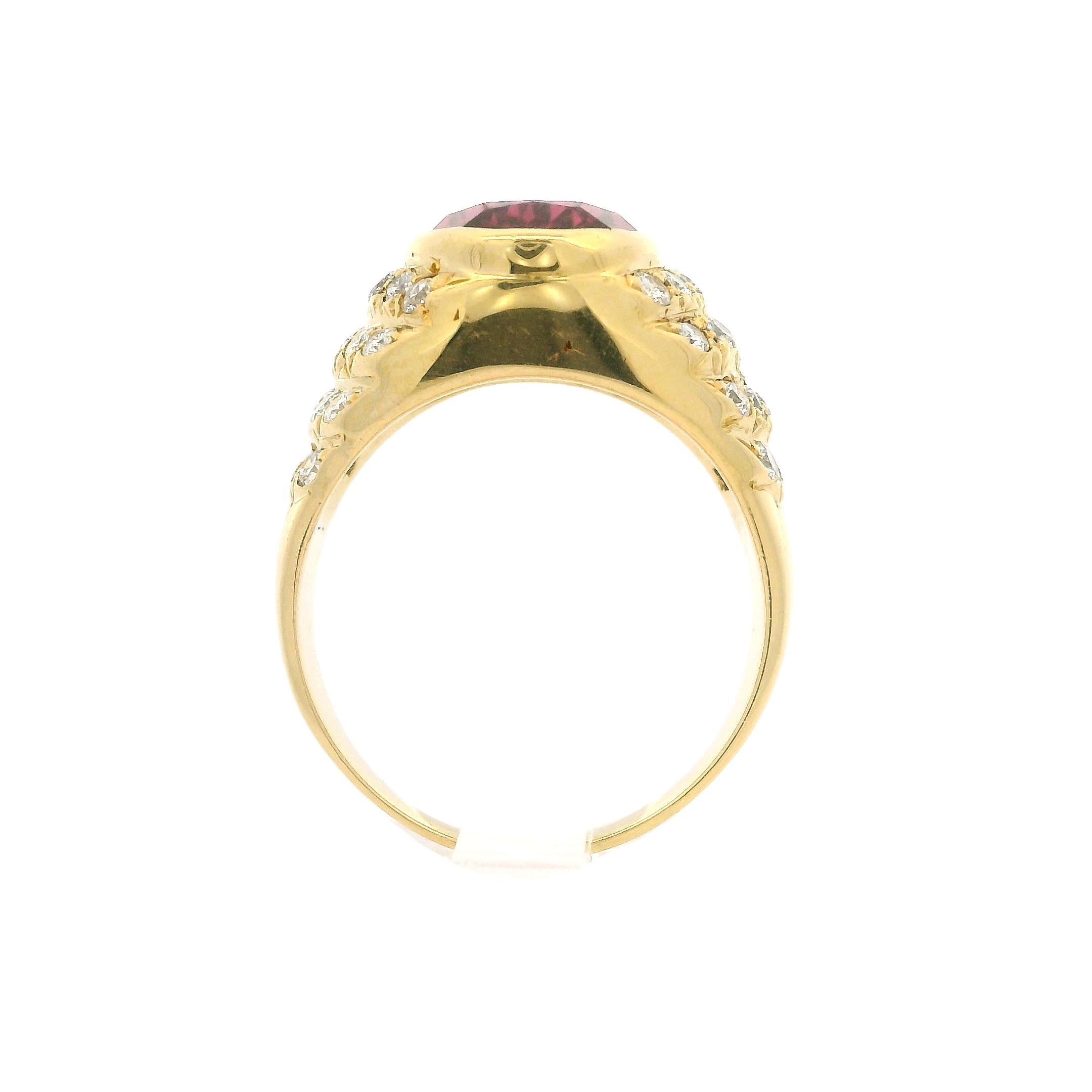 Vintage 18k Yellow Gold 3.5ctw Pear Cut Tourmaline & Diamond Statement Ring For Sale 2
