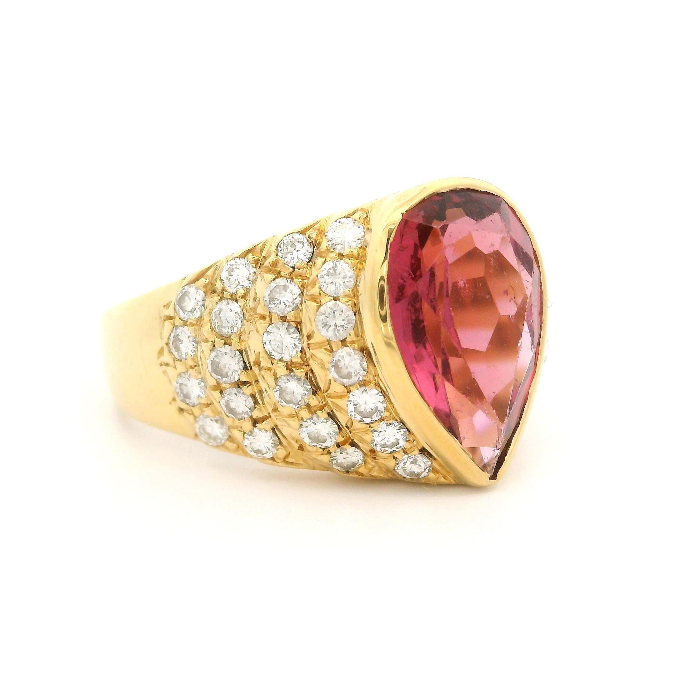 Vintage 18k Yellow Gold 3.5ctw Pear Cut Tourmaline & Diamond Statement Ring For Sale 3