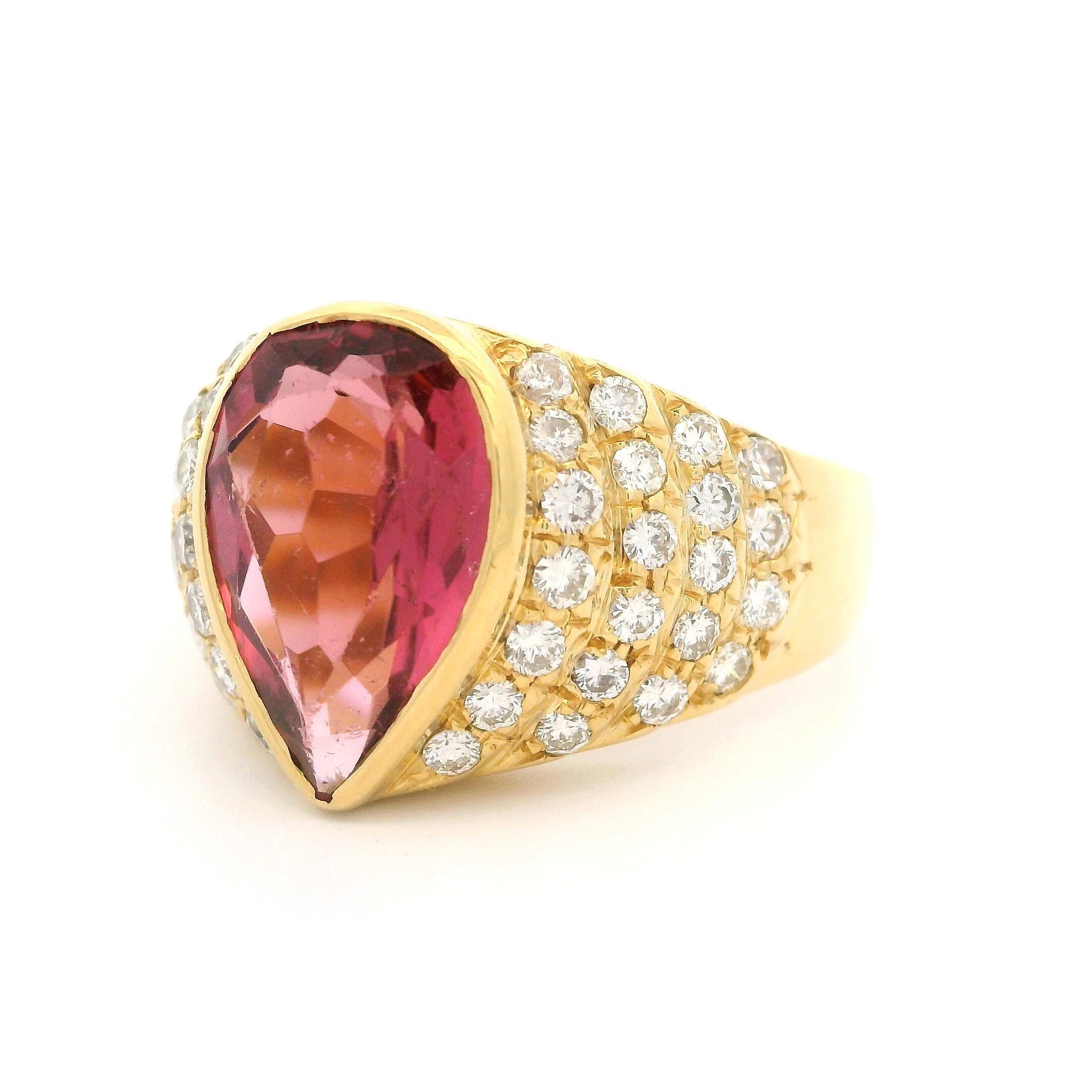 Vintage 18k Yellow Gold 3.5ctw Pear Cut Tourmaline & Diamond Statement Ring For Sale 4