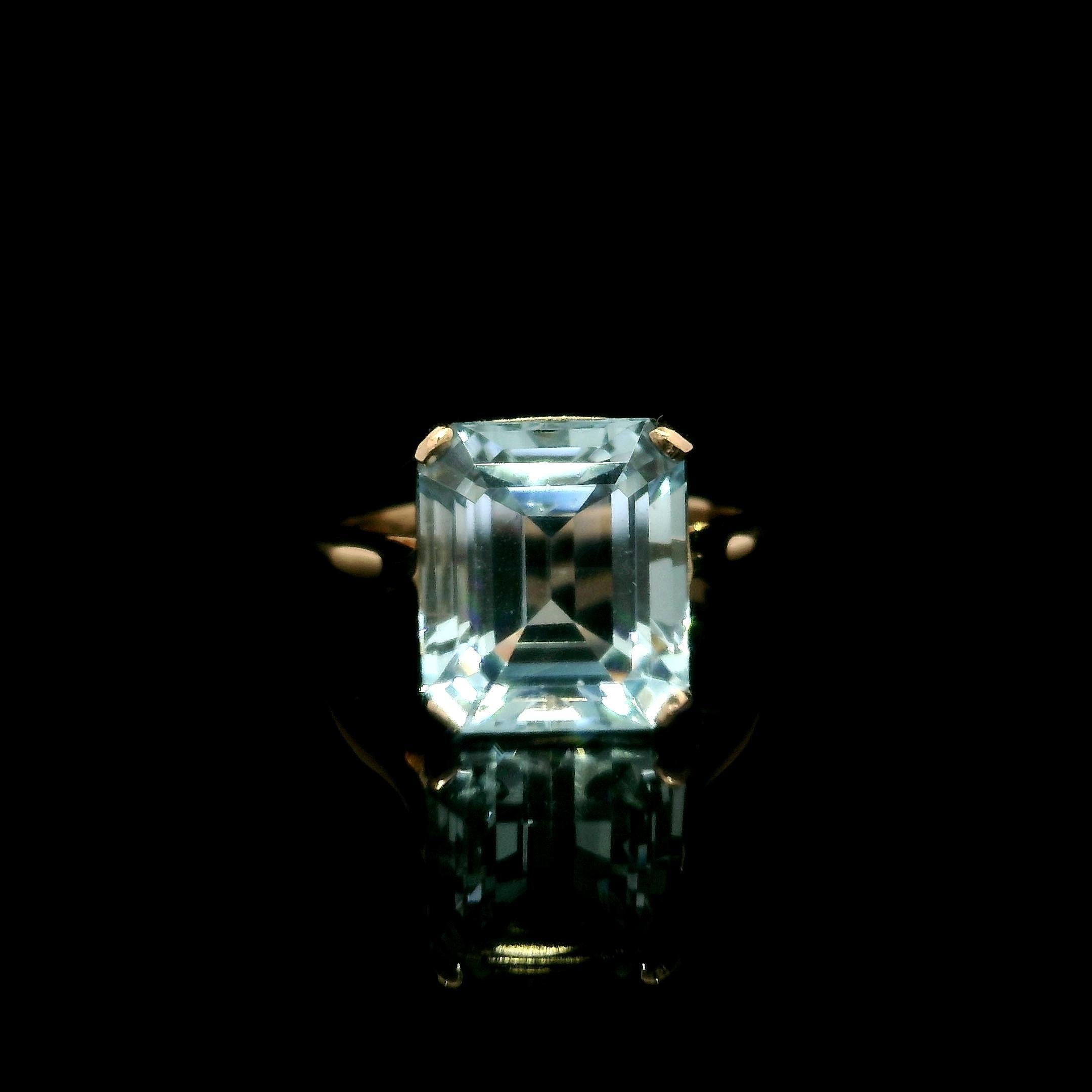 Vintage 18k Gelbgold 4,36ct Smaragdschliff Aquamarin Solitär Ring Damen im Angebot