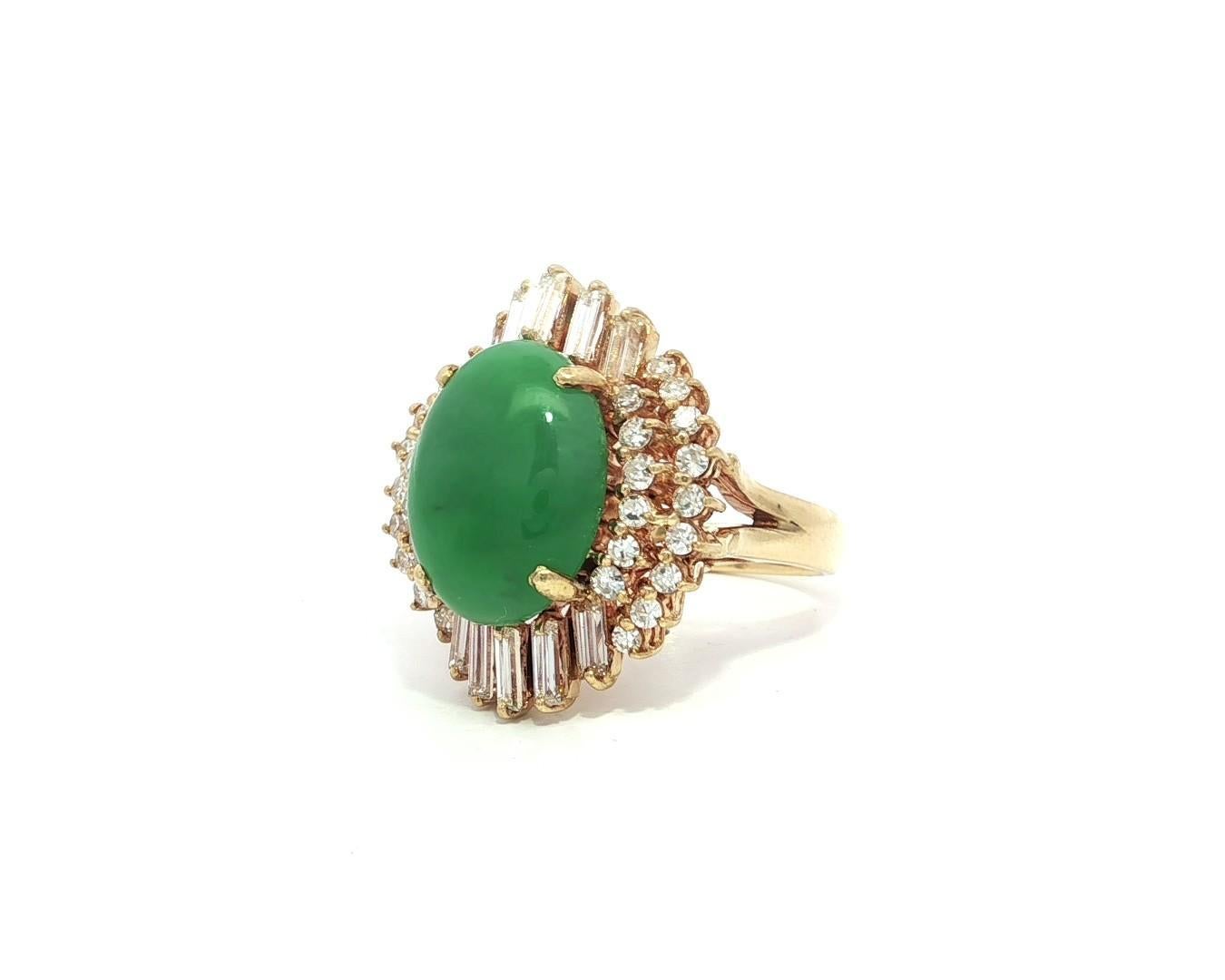 Vintage 18k Gelbgold 4,90ctw Apfel Grün Jade in Meer von Diamanten Band Ring im Angebot 8