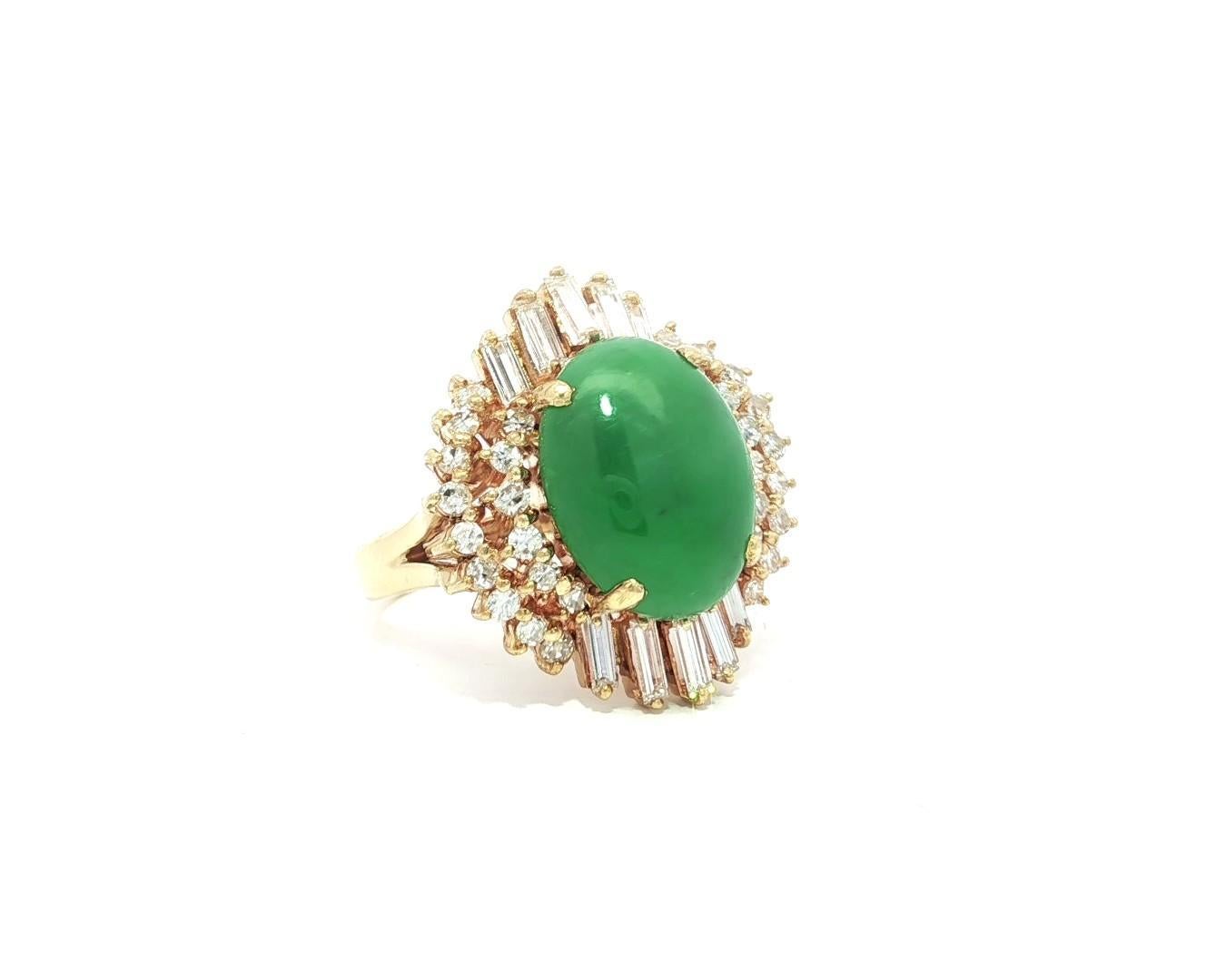 Vintage 18k Gelbgold 4,90ctw Apfel Grün Jade in Meer von Diamanten Band Ring im Angebot 9