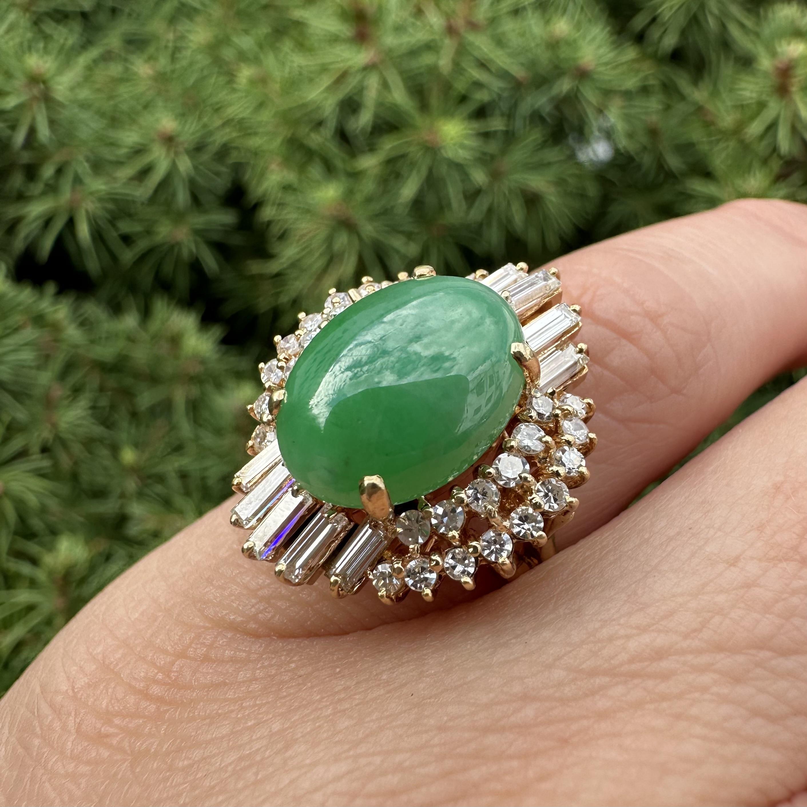Vintage 18k Gelbgold 4,90ctw Apfel Gr�ün Jade in Meer von Diamanten Band Ring im Angebot 14