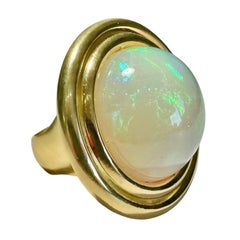 Vintage 18K Yellow Gold 55ct Oval Shaped Opal Modernist Dome Ring