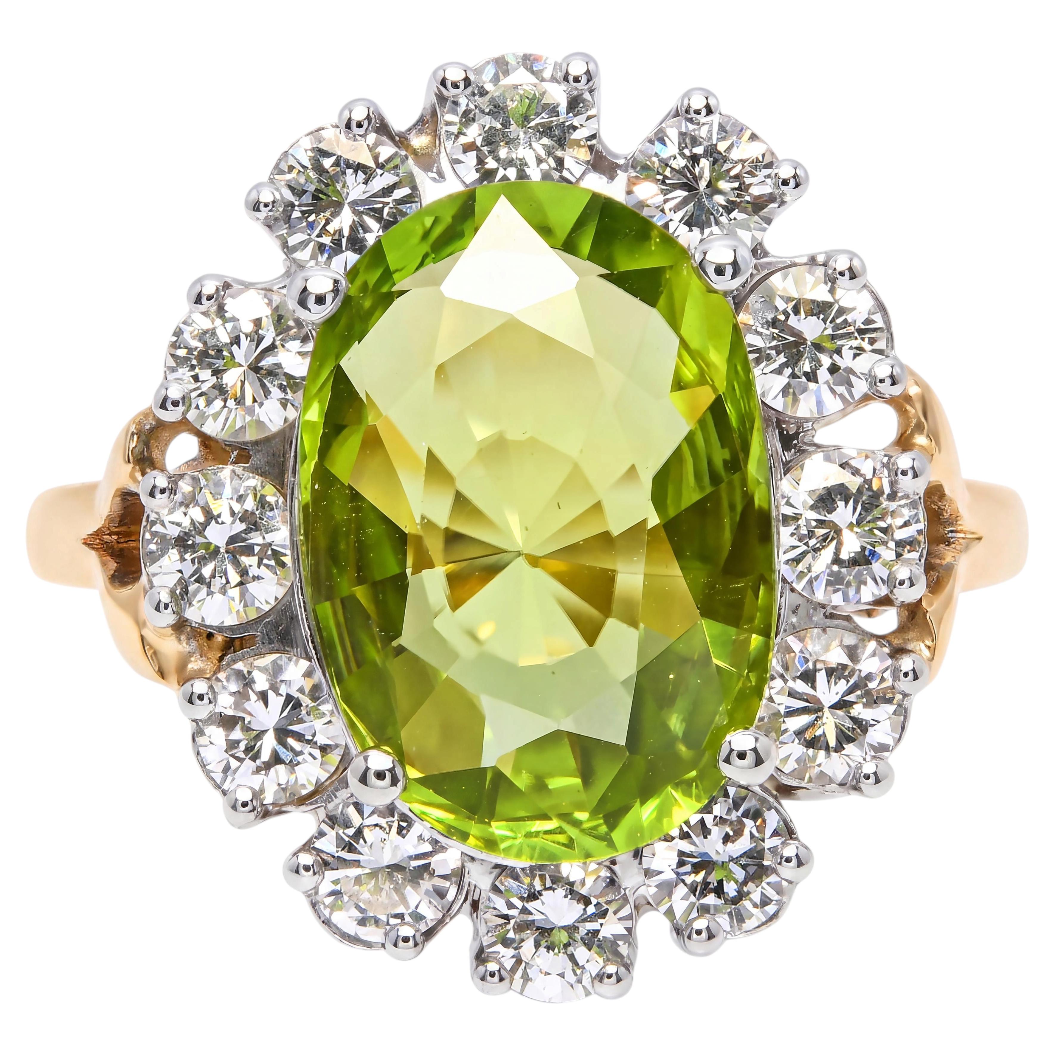 Vintage 18k Yellow Gold 9.50ct Peridot and Diamond Halo Ring