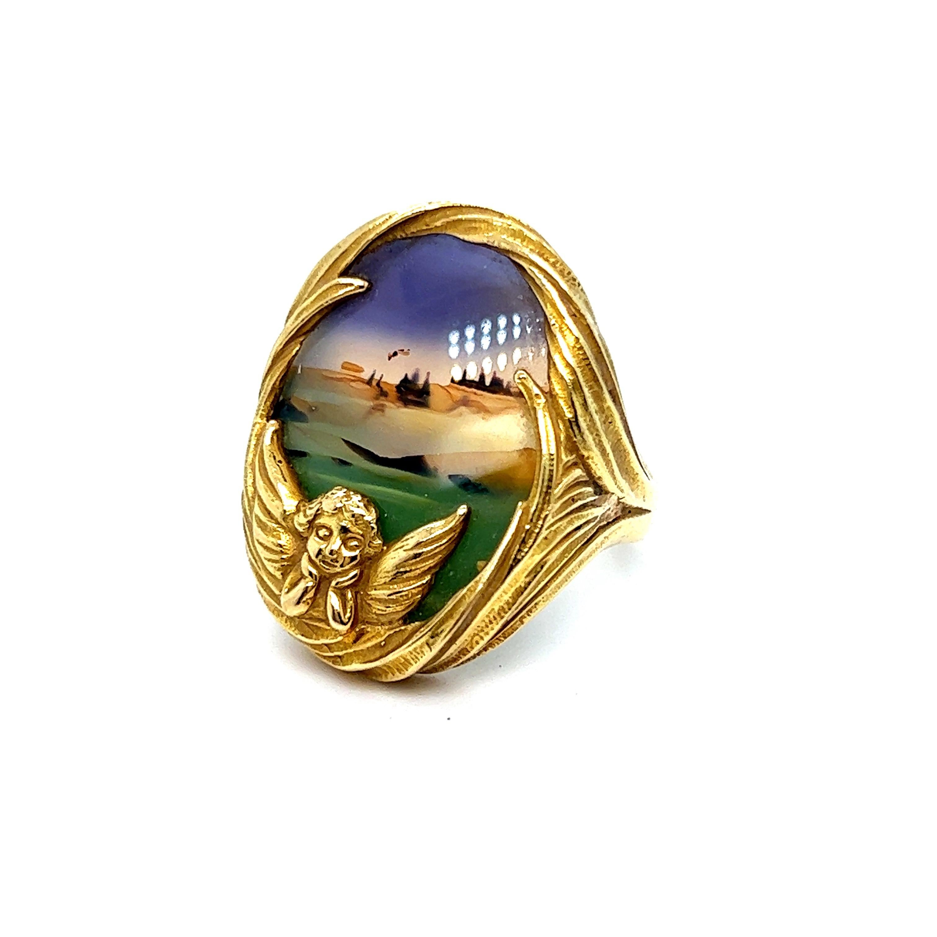 Art Nouveau Vintage 18K Yellow Gold Agate Ring with Cherub For Sale