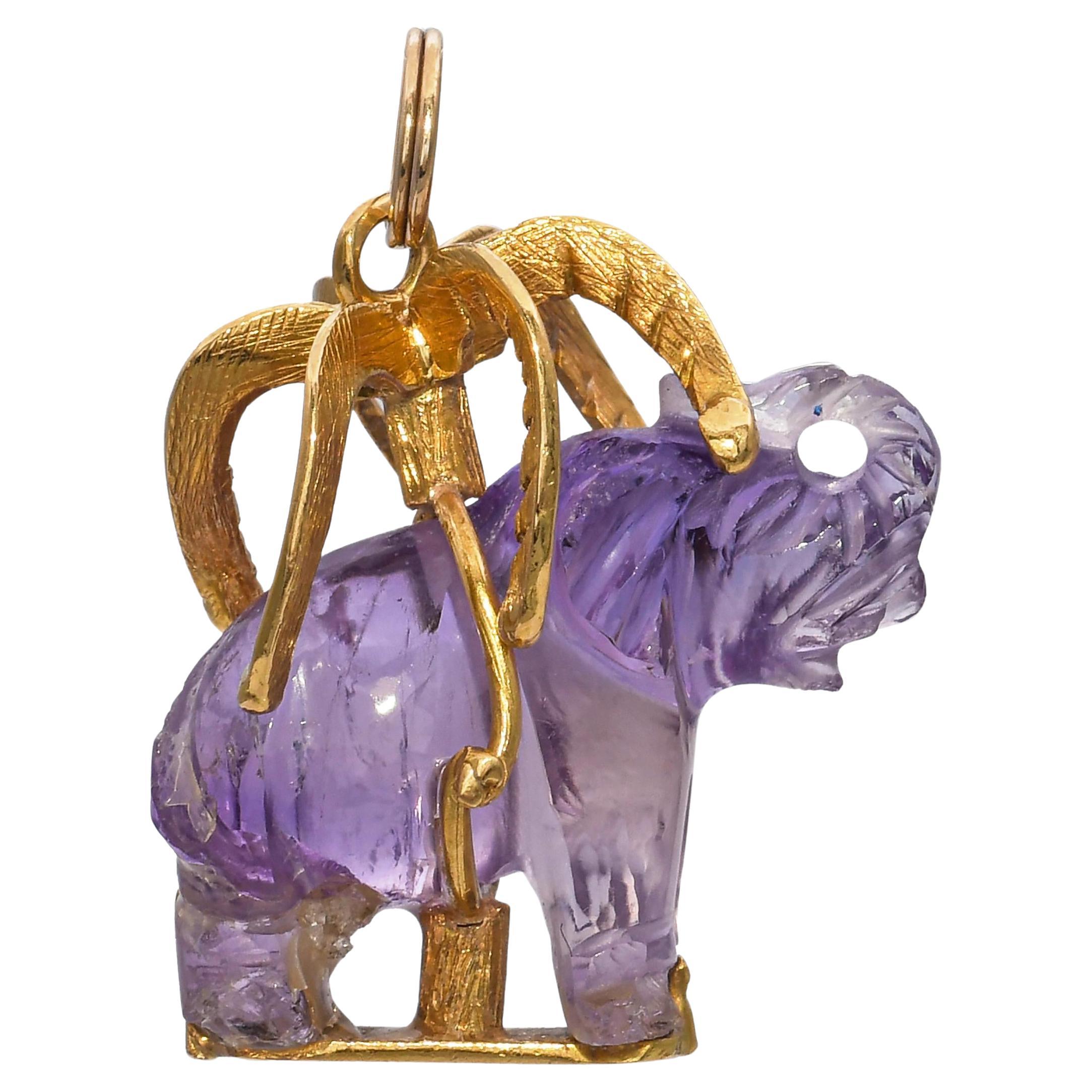 Ciondolo Elefante con ametista in oro giallo 18 carati vintage in vendita