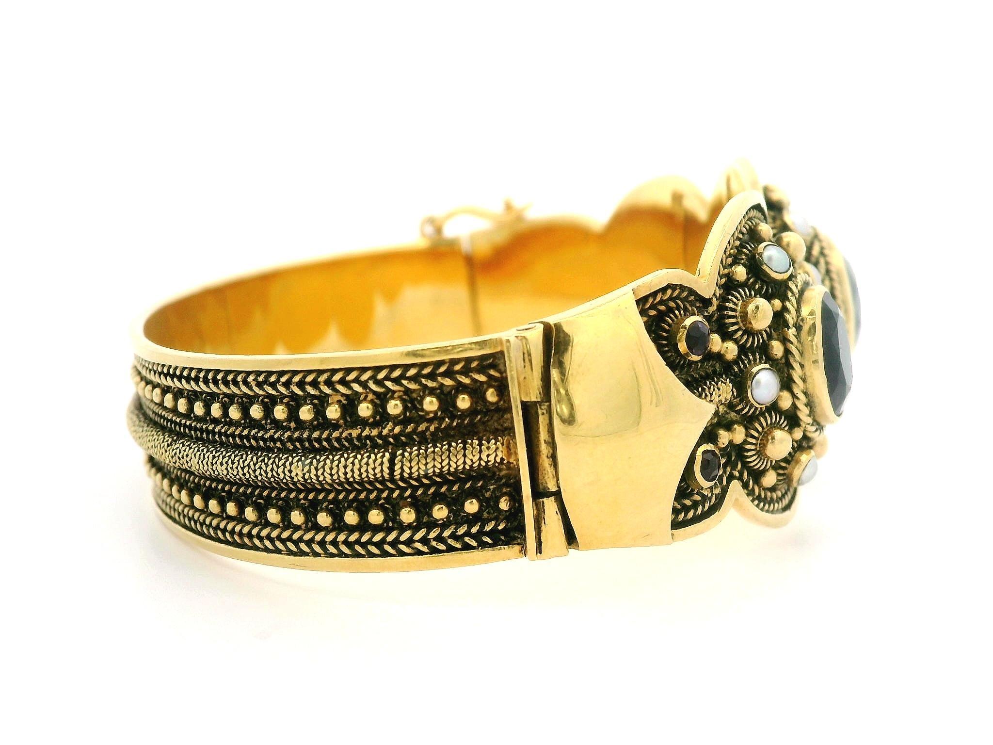 Vintage 18k Yellow Gold Amethyst & Pearl Wire Bead Work Hinged Bangle Bracelet For Sale 1