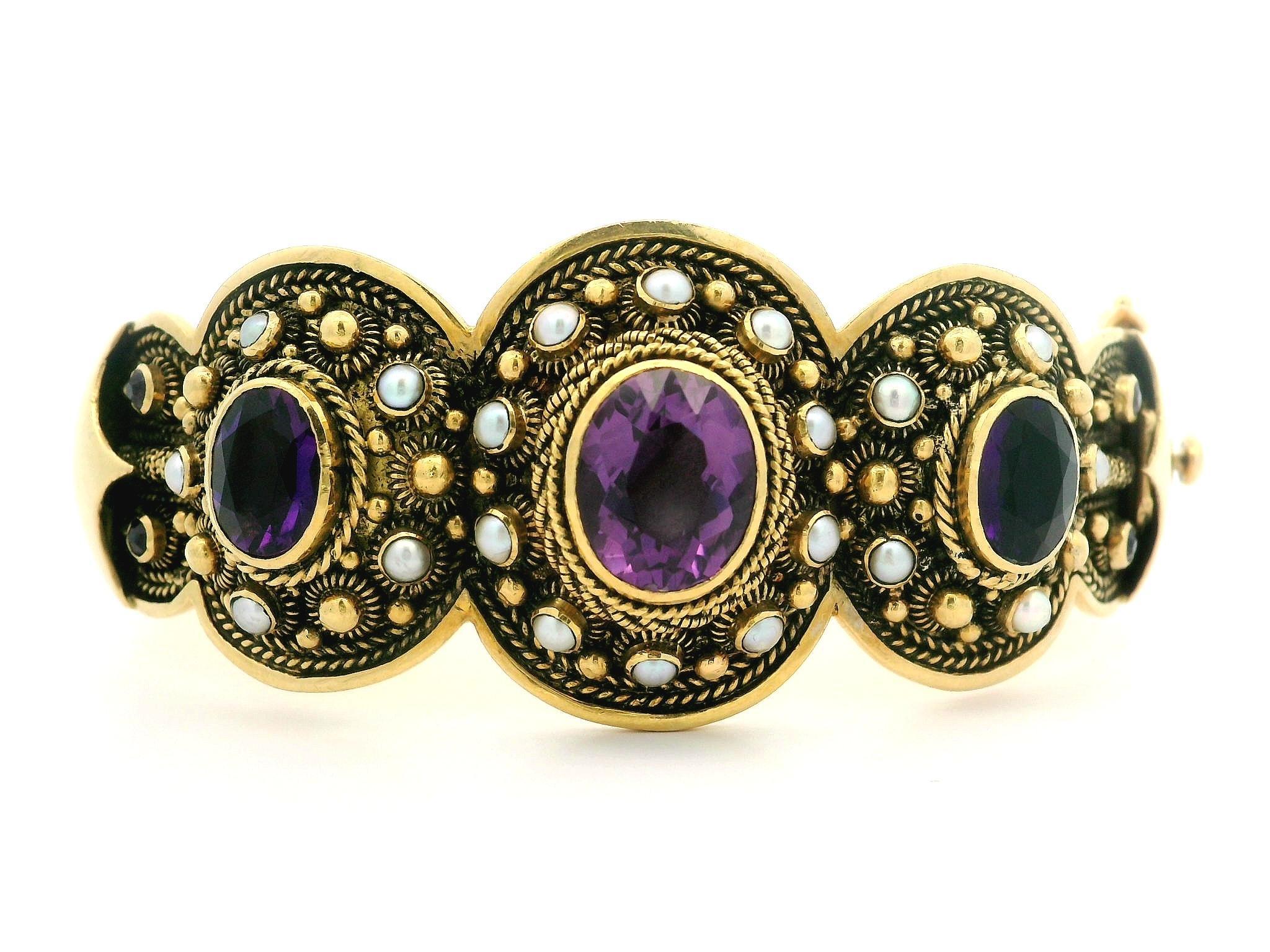 Vintage 18k Yellow Gold Amethyst & Pearl Wire Bead Work Hinged Bangle Bracelet For Sale 3