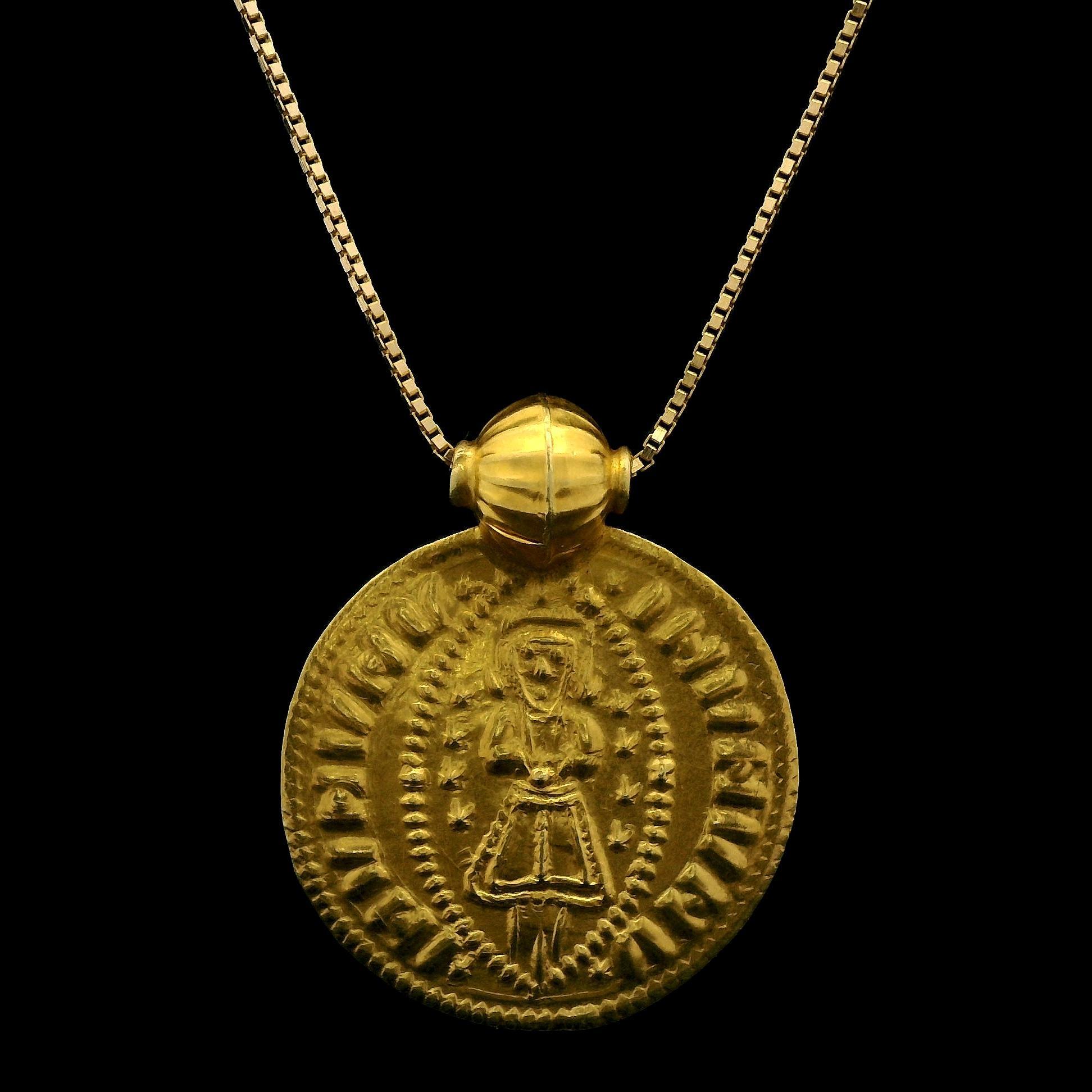Vintage 18k Yellow Gold Ancient Coin Dainty Medallion Slide Pendentif Box Chain Pour femmes en vente