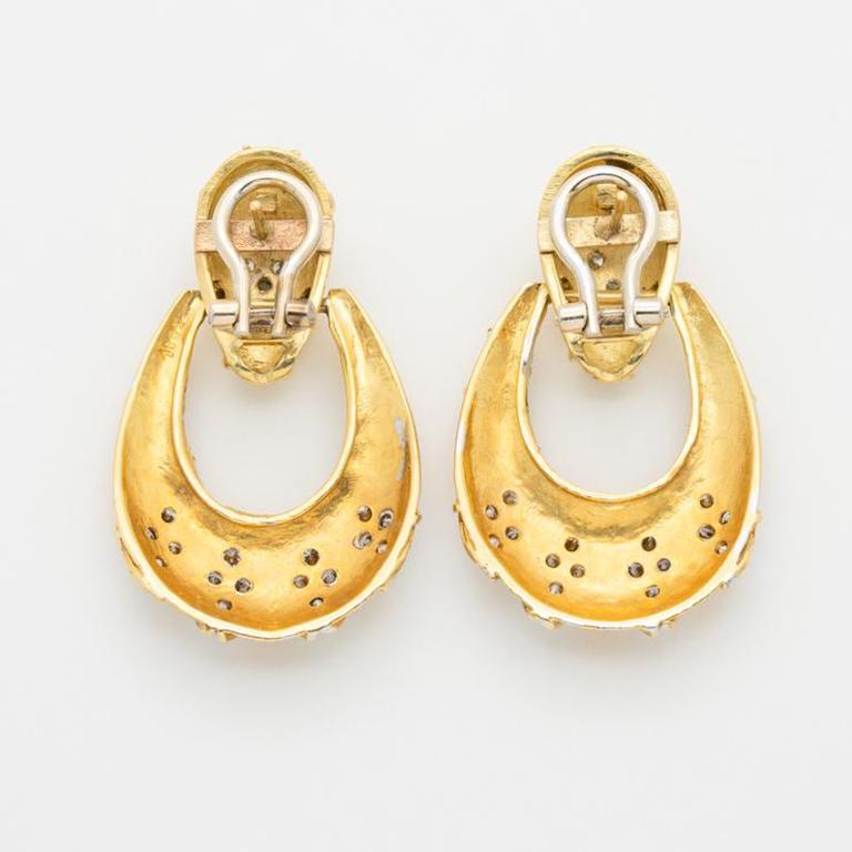 18 Karat Yellow Gold and 2.0 Carat Diamond Door Knocker Earrings, circa 1980s In Excellent Condition For Sale In New York, NY