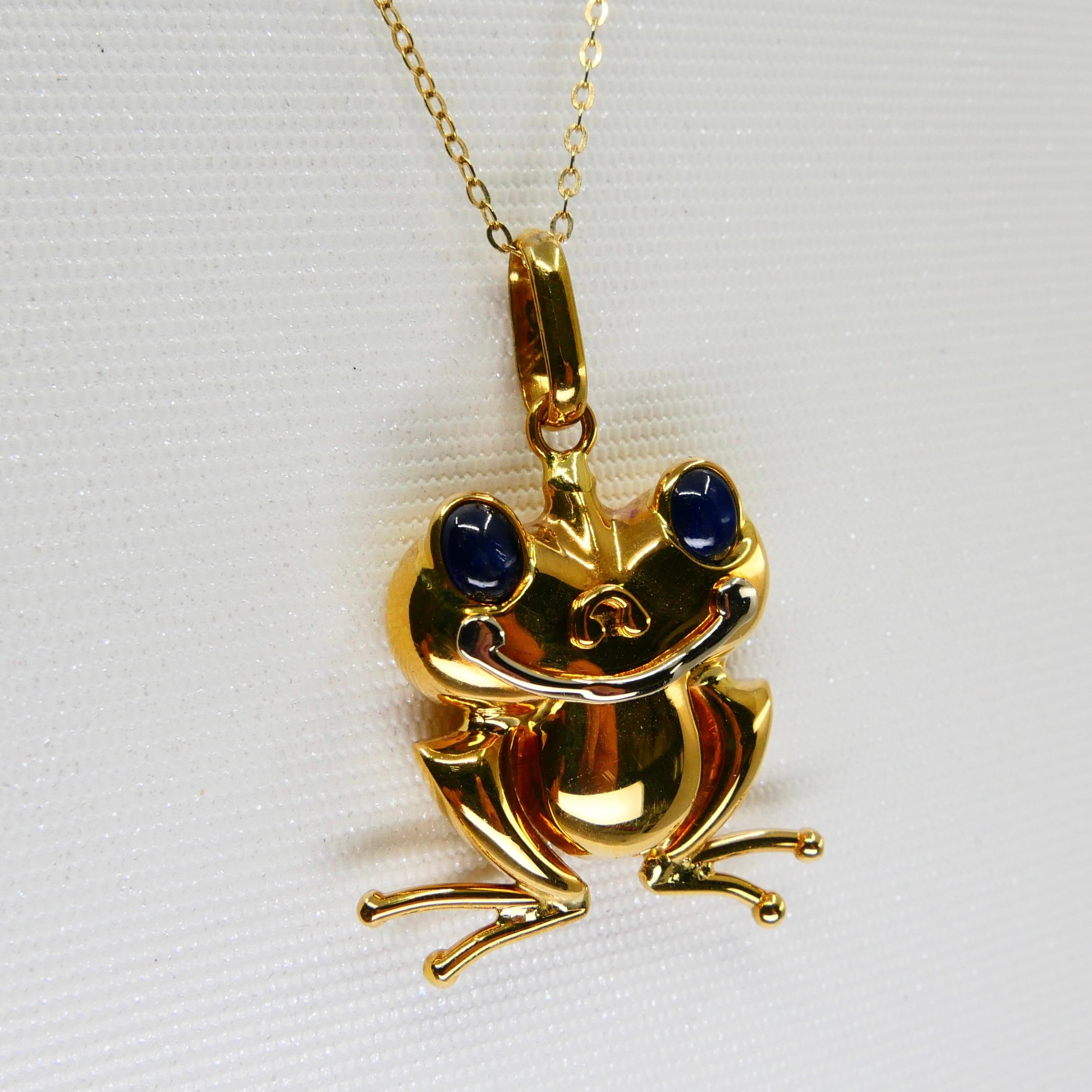 Vintage 18K Yellow Gold and Blue Sapphire Frog Pendant, Also Suitable for Kids For Sale 2