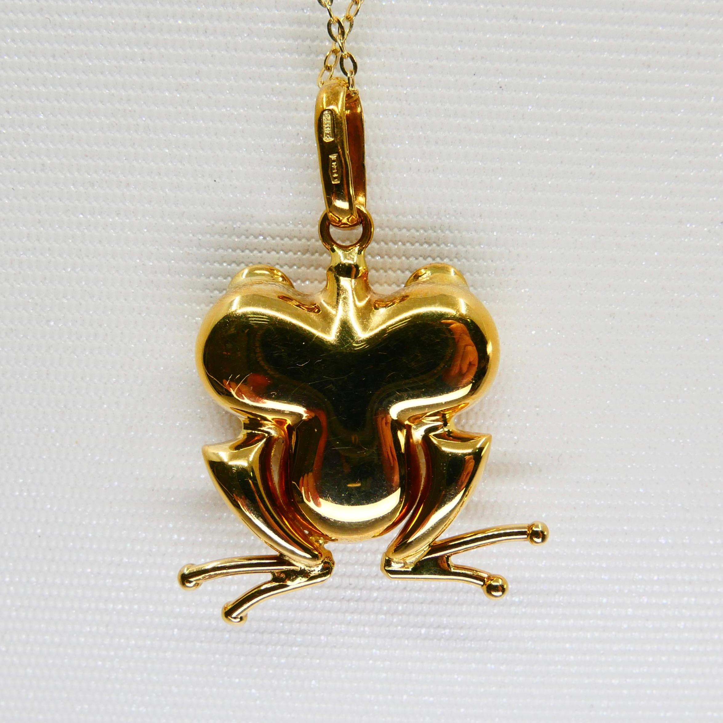 Vintage 18K Yellow Gold and Blue Sapphire Frog Pendant, Also Suitable for Kids For Sale 4