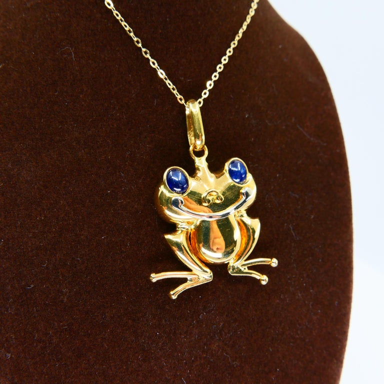 Vintage 18K Yellow Gold and Blue Sapphire Frog Pendant, Also Suitable for Kids For Sale 8