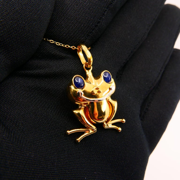 Women's or Men's Vintage 18K Yellow Gold and Blue Sapphire Frog Pendant, Also Suitable for Kids For Sale