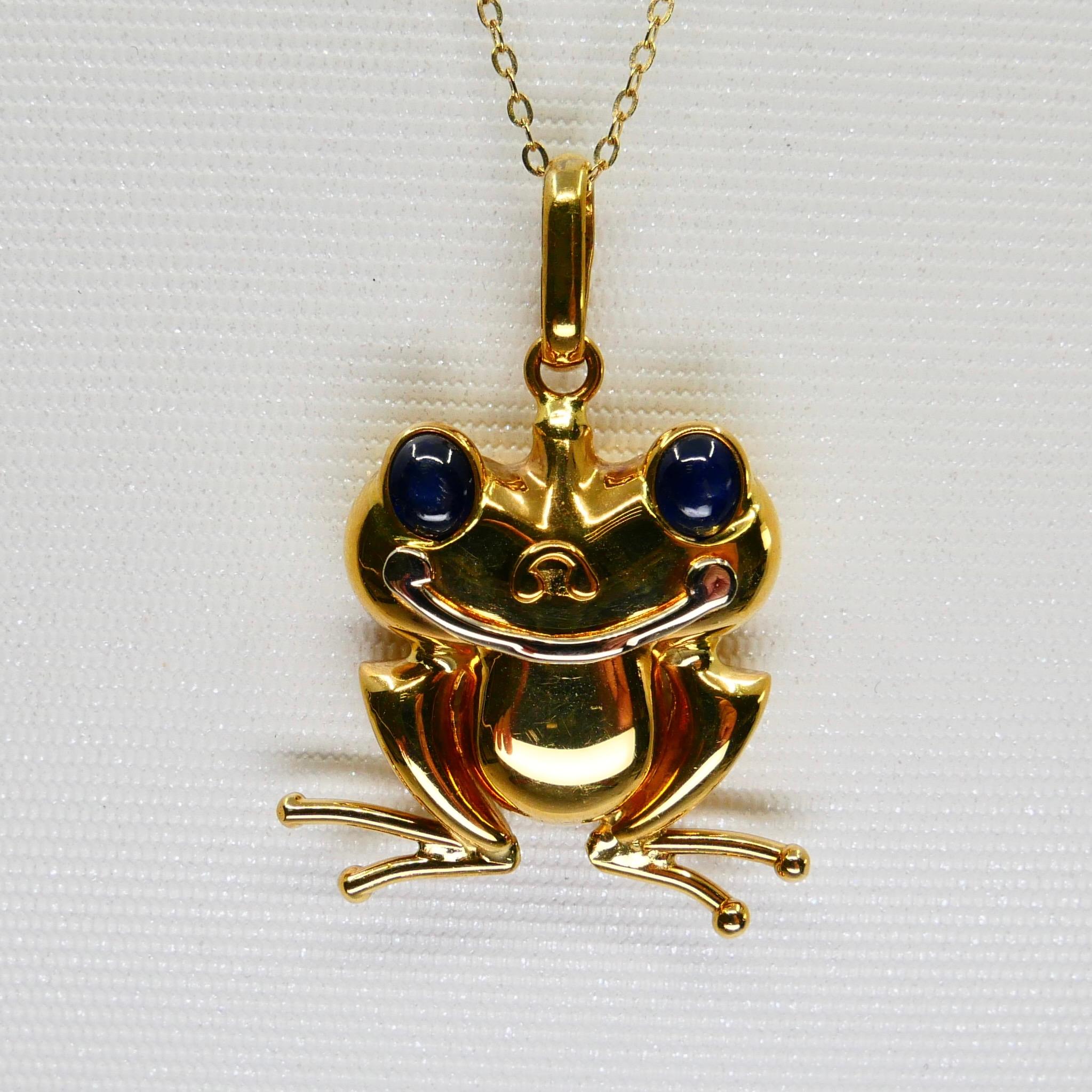 Round Cut Vintage 18K Yellow Gold and Blue Sapphire Frog Pendant, Also Suitable for Kids For Sale