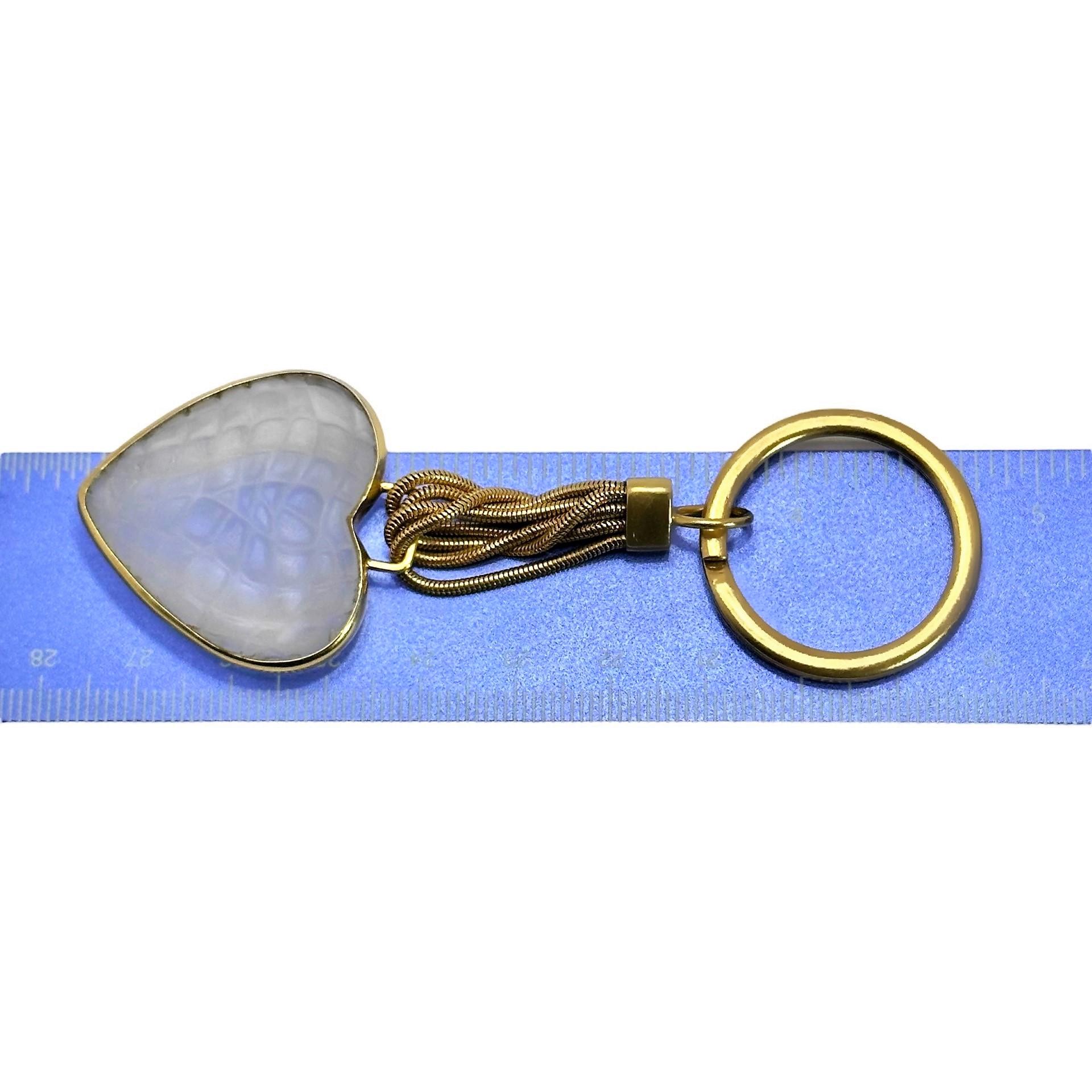 Moderne Porte-clés Gucci vintage en forme de cœur en or jaune 18 carats et cristal de roche givré en vente