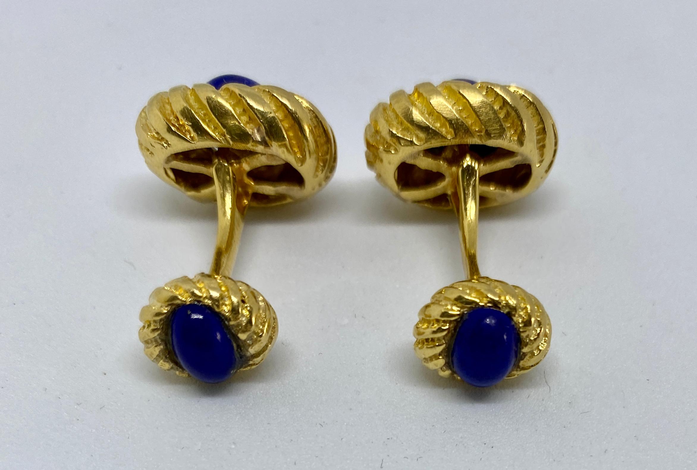 Contemporary Vintage 18k Yellow Gold and Lapis Cufflinks For Sale