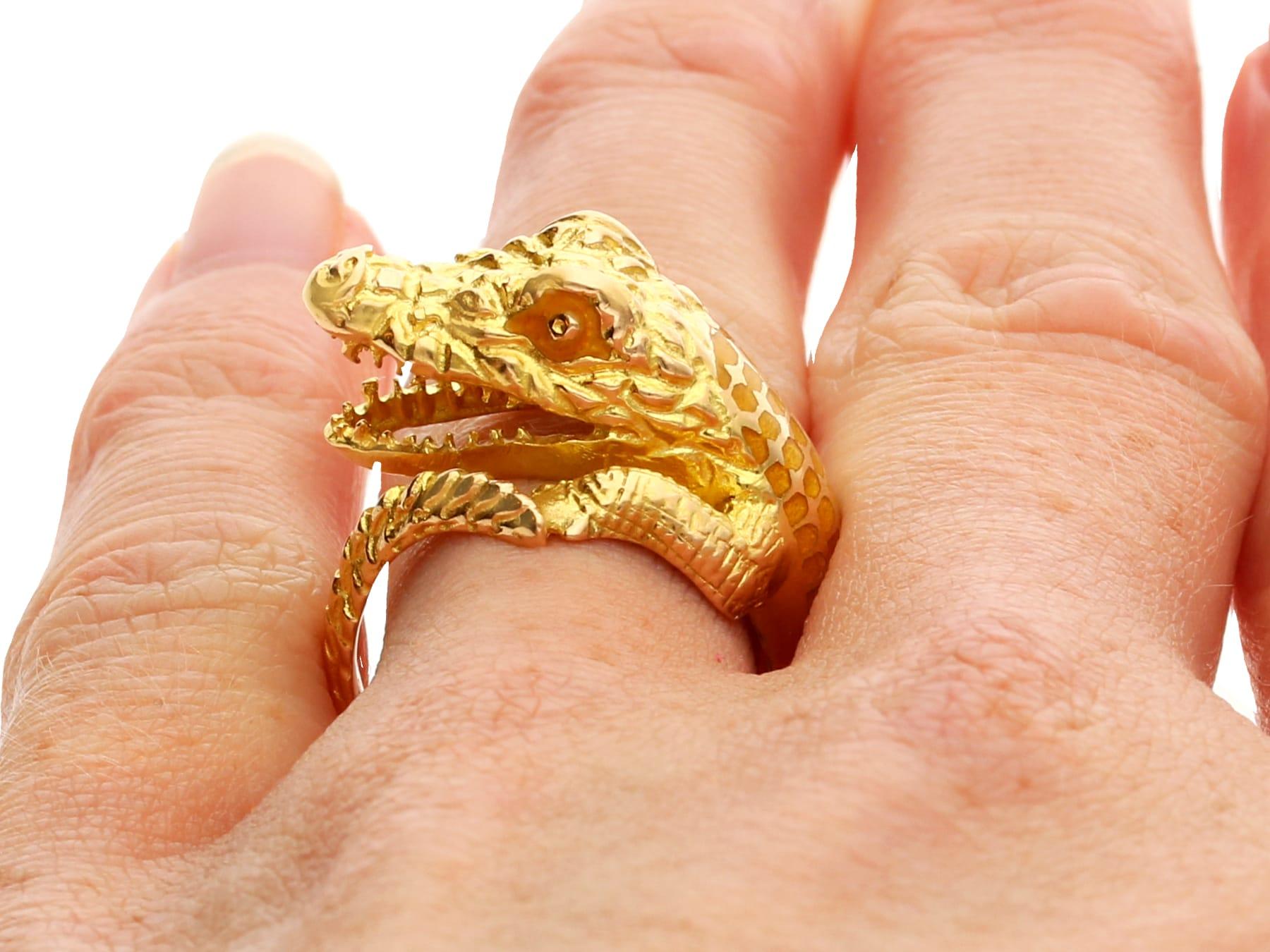 Vintage 18k Yellow Gold and Plique-à-Jour Crocodile Ring For Sale 7