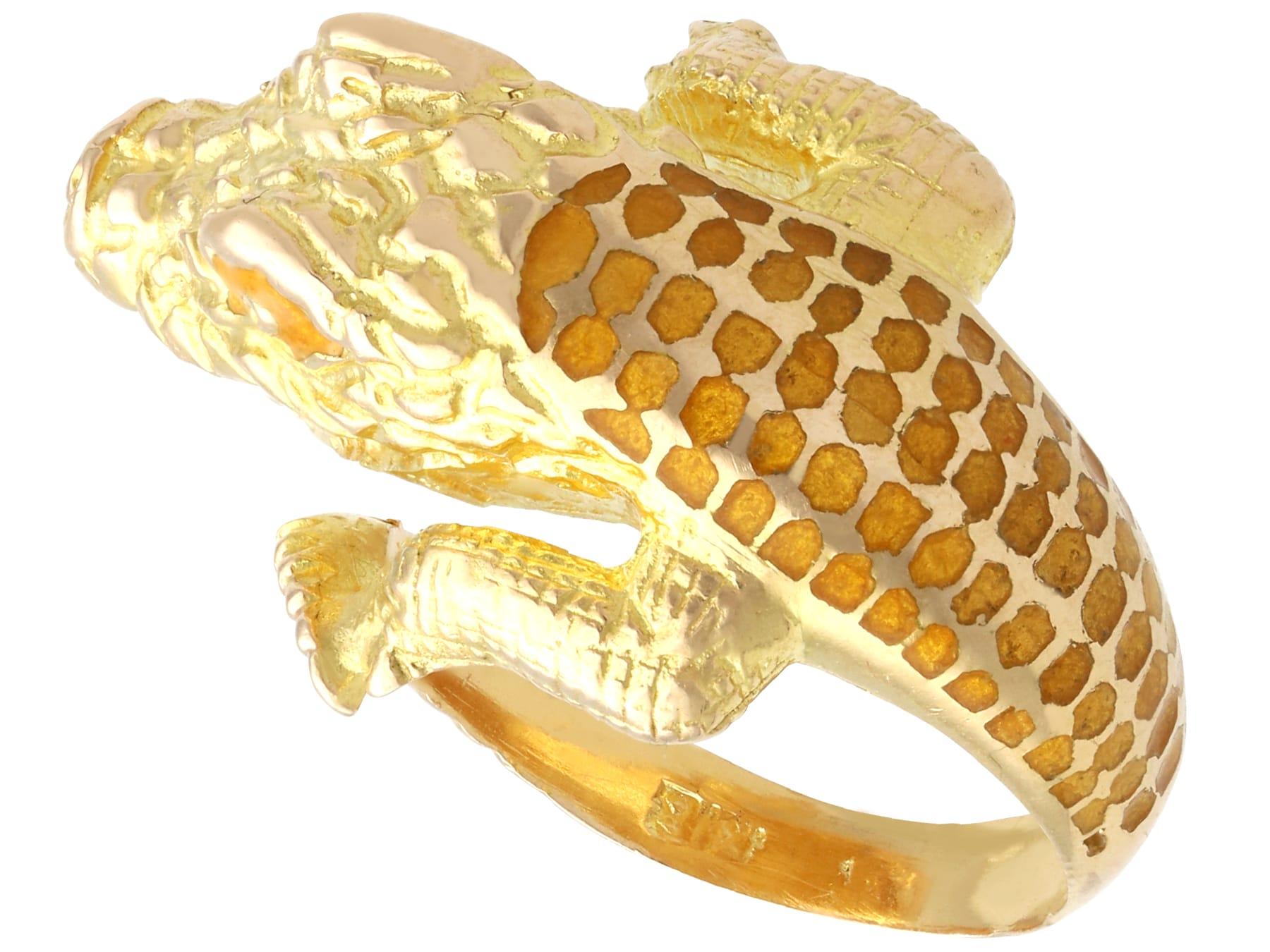 Vintage 18k Yellow Gold and Plique-à-Jour Crocodile Ring For Sale 1