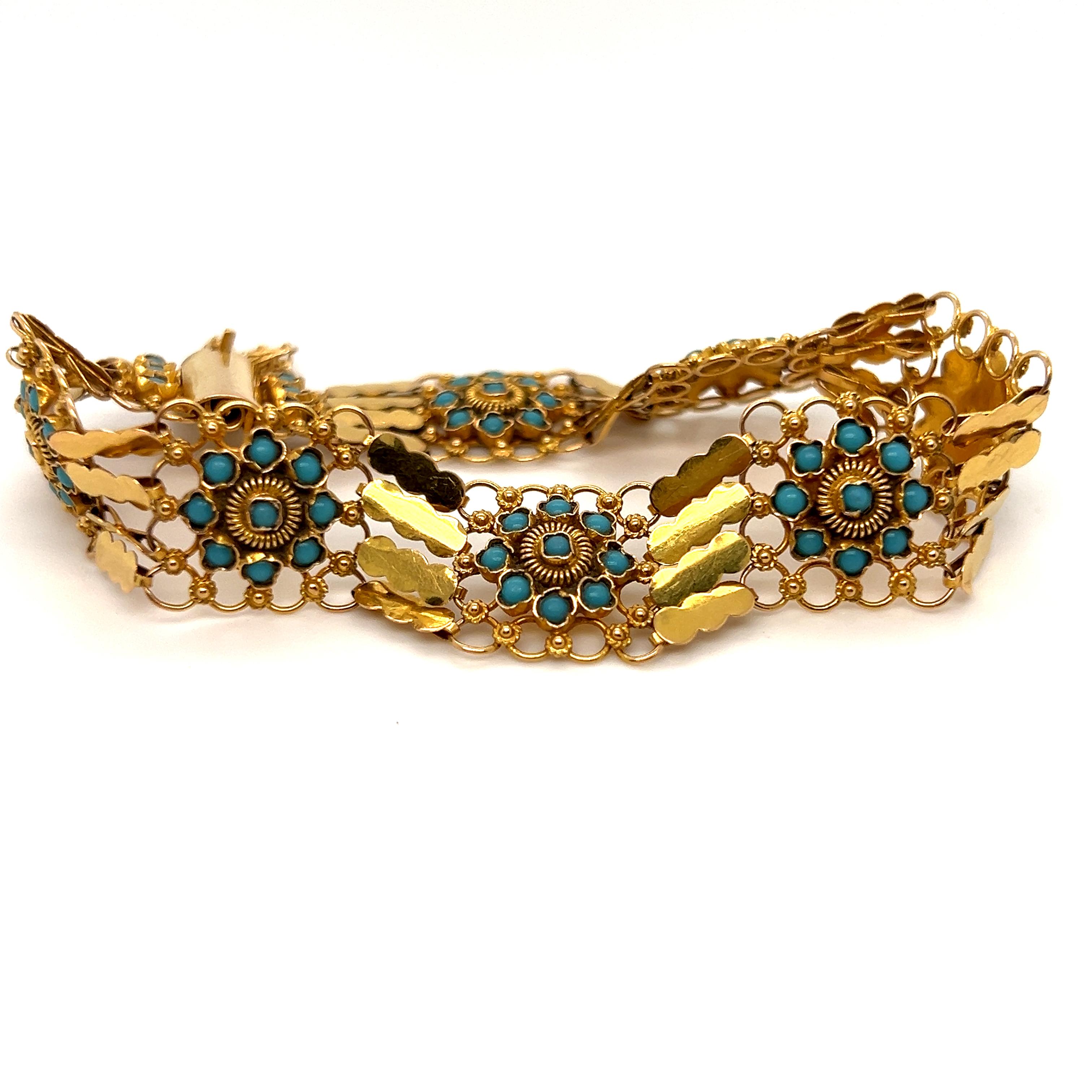 Vintage 18K Yellow Gold and Turquoise Bracelet. In Good Condition For Sale In San Francisco, CA