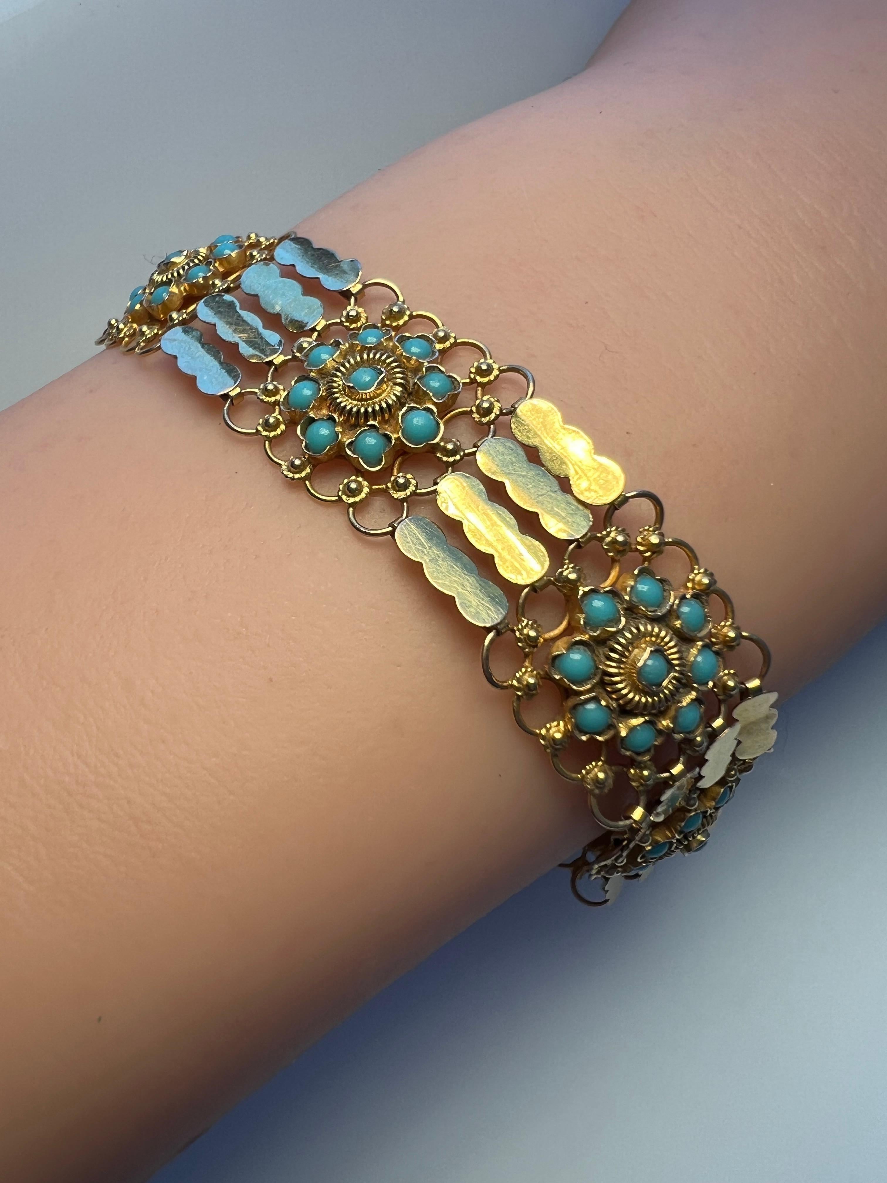 Vintage 18K Yellow Gold and Turquoise Bracelet. For Sale 1