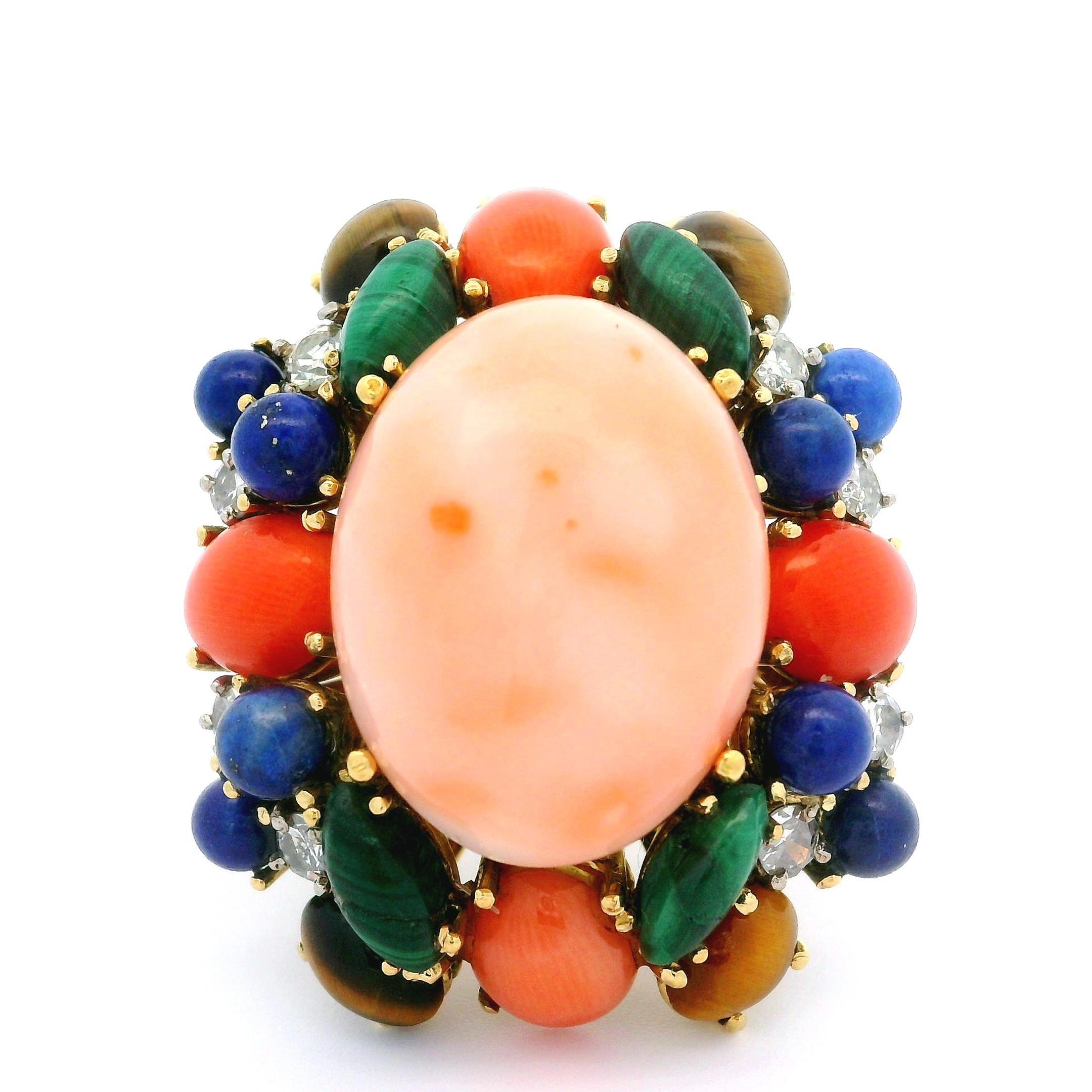 Vintage 18k Yellow Gold Angel Skin Coral Multi Stone Cluster Cocktail Ring In Excellent Condition For Sale In Montclair, NJ