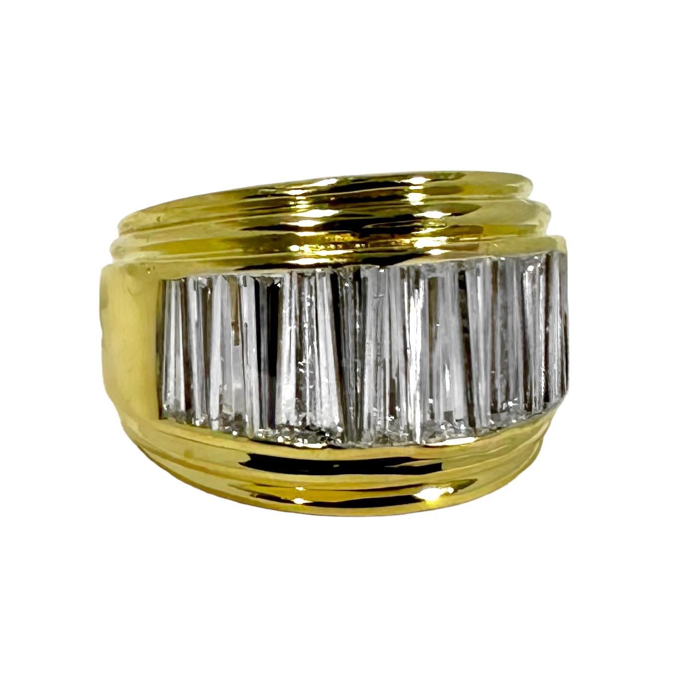 Bracelet vintage en or jaune 18 carats avec de longs diamants baguettes effilés de part en part Pour femmes en vente