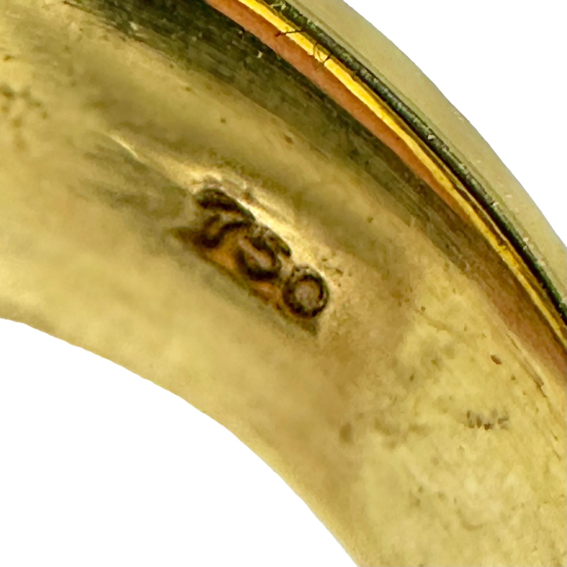 Vintage-Ring aus 18 Karat Gelbgold mit langenen, konisch zulaufenden Baguette-Diamanten auf der Oberseite im Angebot 1