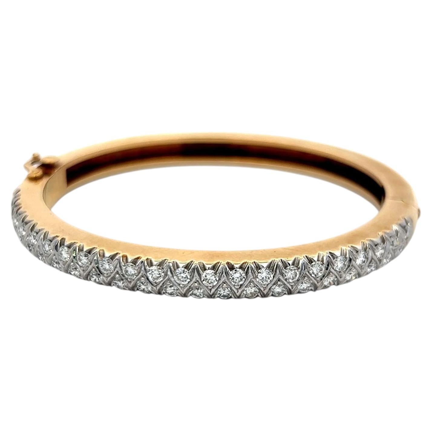 Vintage 18K Yellow Gold Bangle Bracelet with 2.2 Carat Circular Cut G-VS Diamond