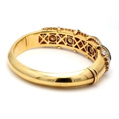 Vintage 18K Yellow Gold Bangle Bracelet with 9 Carat Round H-VS1 Diamonds 6.25in