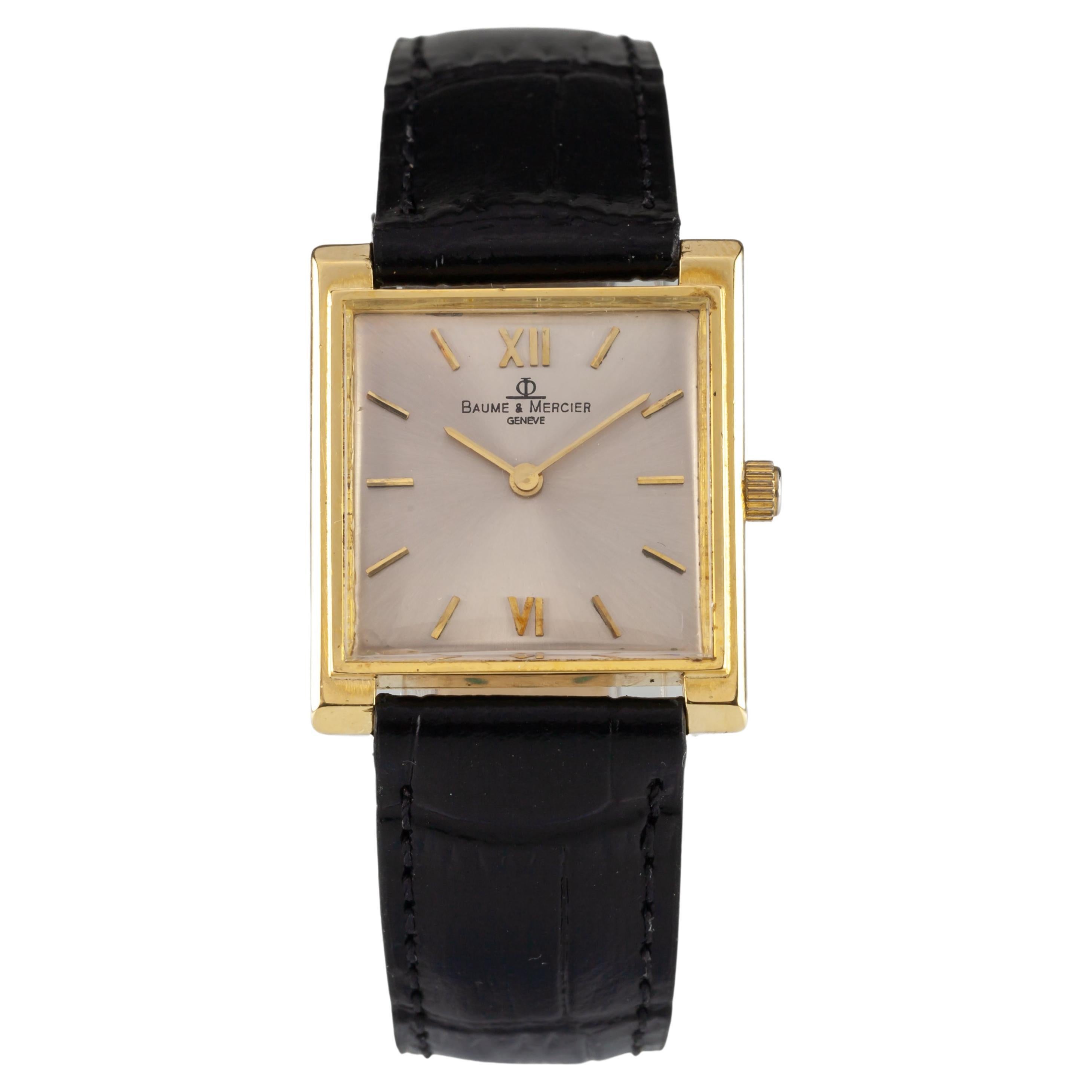 Vintage 18k Yellow Gold Baume & Mercier Hand-Winding Watch w/ Off-White Dial For Sale