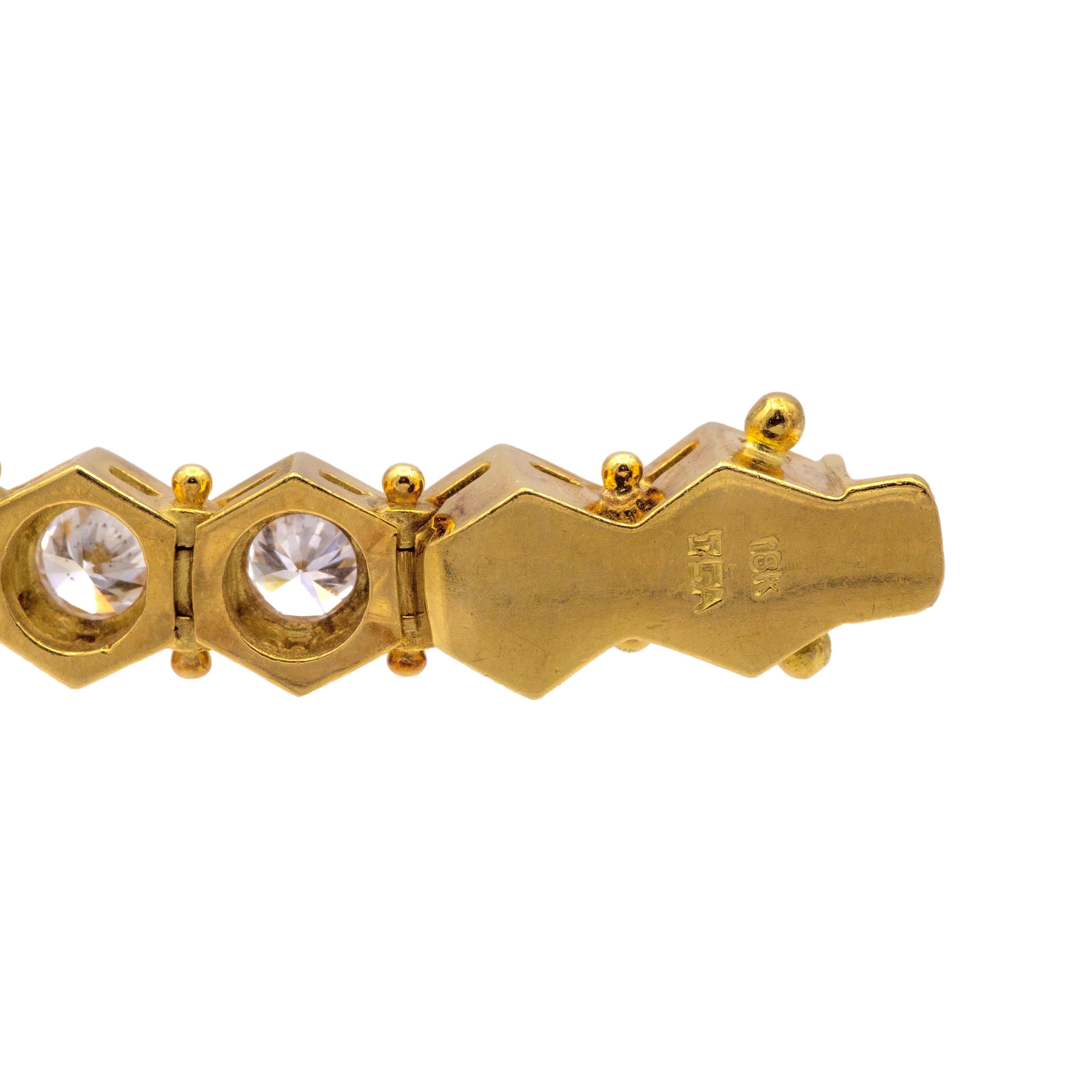 Vintage 18K Yellow Gold Bezel-Set Diamond Tennis Bracelet – 8.40 Ct G-H VS2/SI1 In Excellent Condition In New York, NY