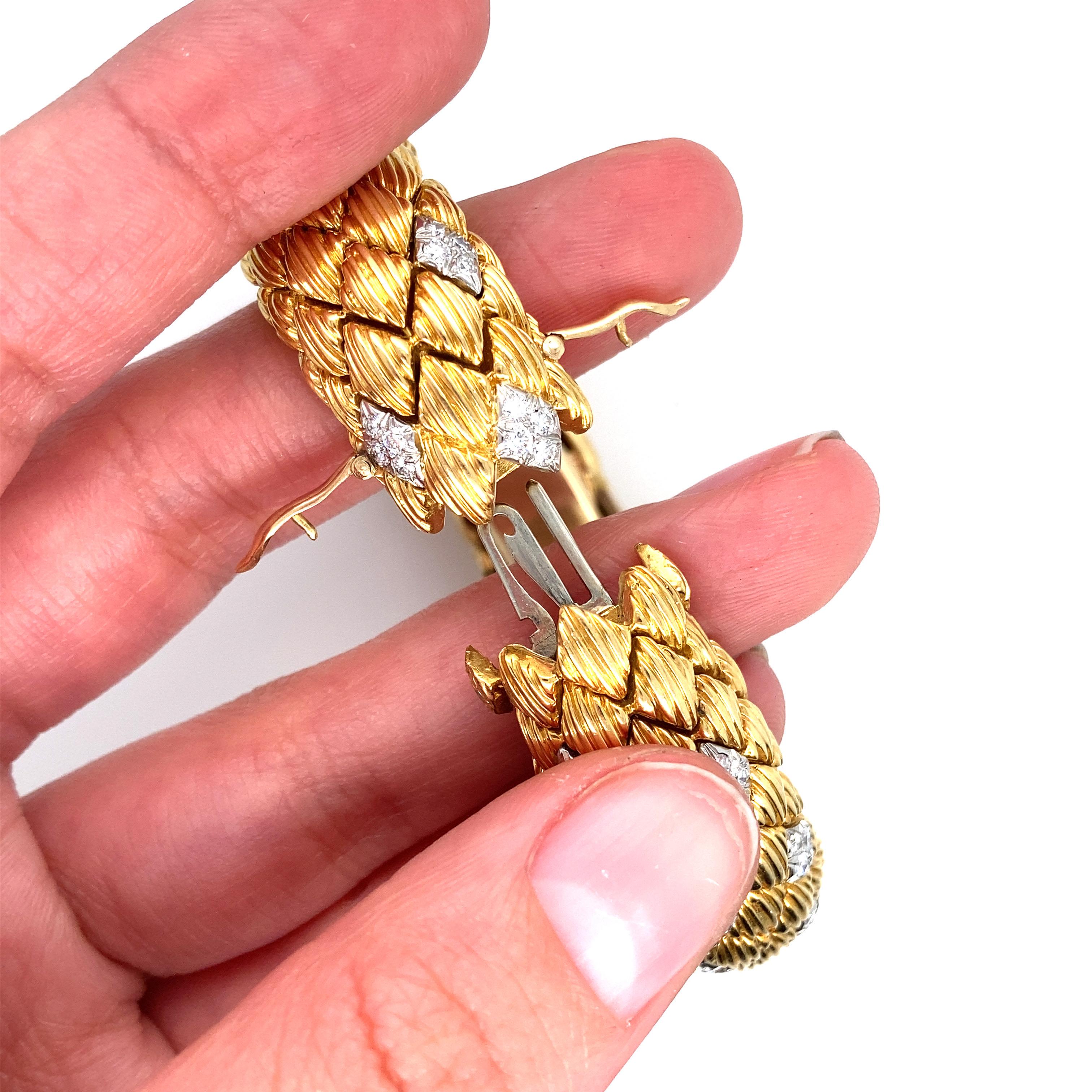 Vintage 18k Yellow Gold Bracelet with Diamonds and Peek-A Boo Swiss Geneva Watch For Sale 1