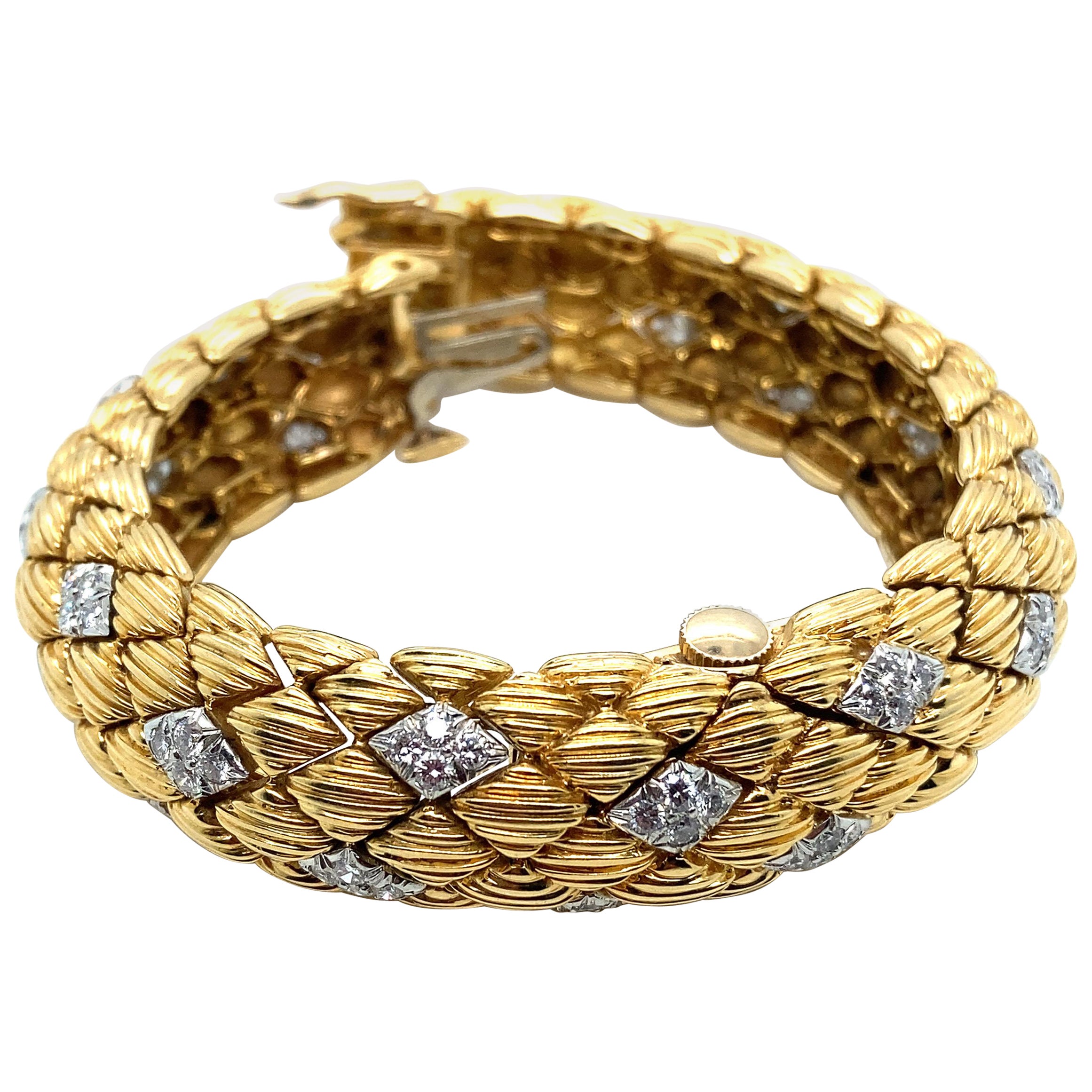 Reloj Suizo de Ginebra Vintage de oro amarillo de 18 quilates con diamantes y Peek-A Boo